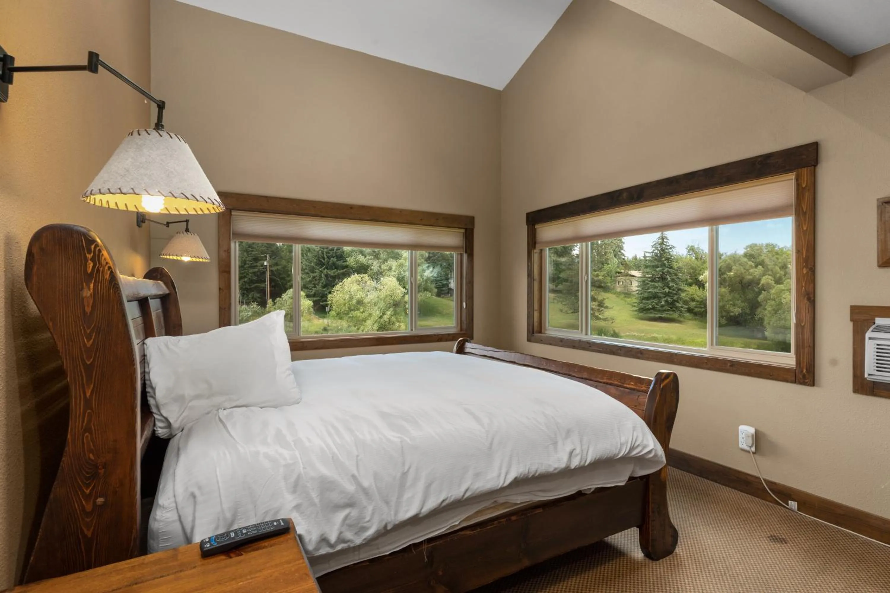 Bed in Duck Inn Lodge