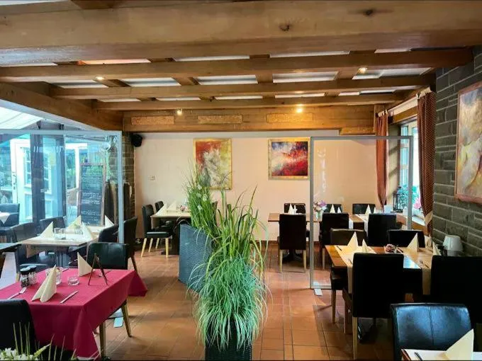 Restaurant/places to eat in Hotel Rutherbach