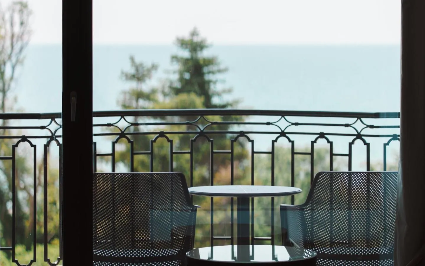 Balcony/Terrace in Astor Garden Hotel