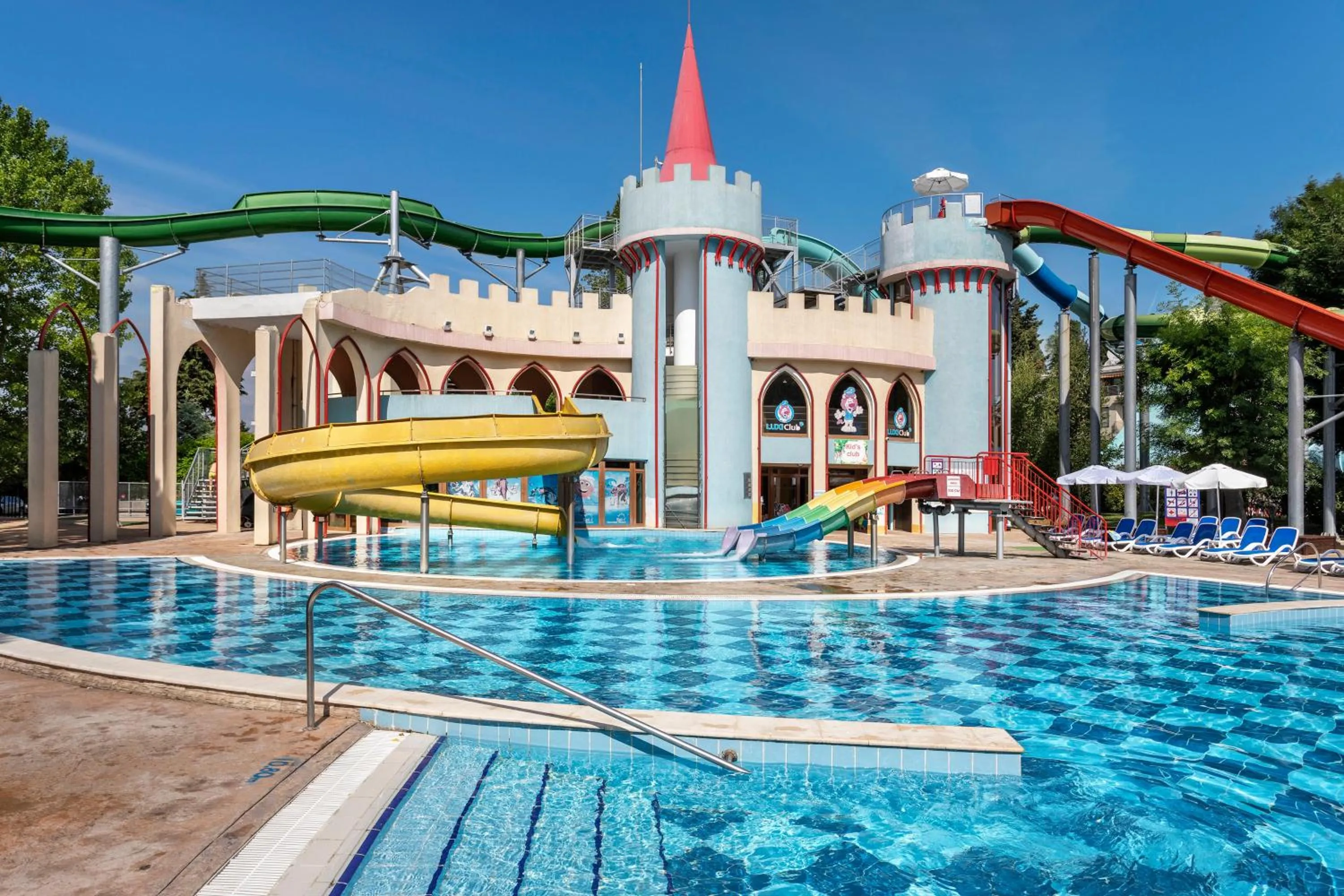 Swimming pool in Sol Nessebar Palace All Inclusive