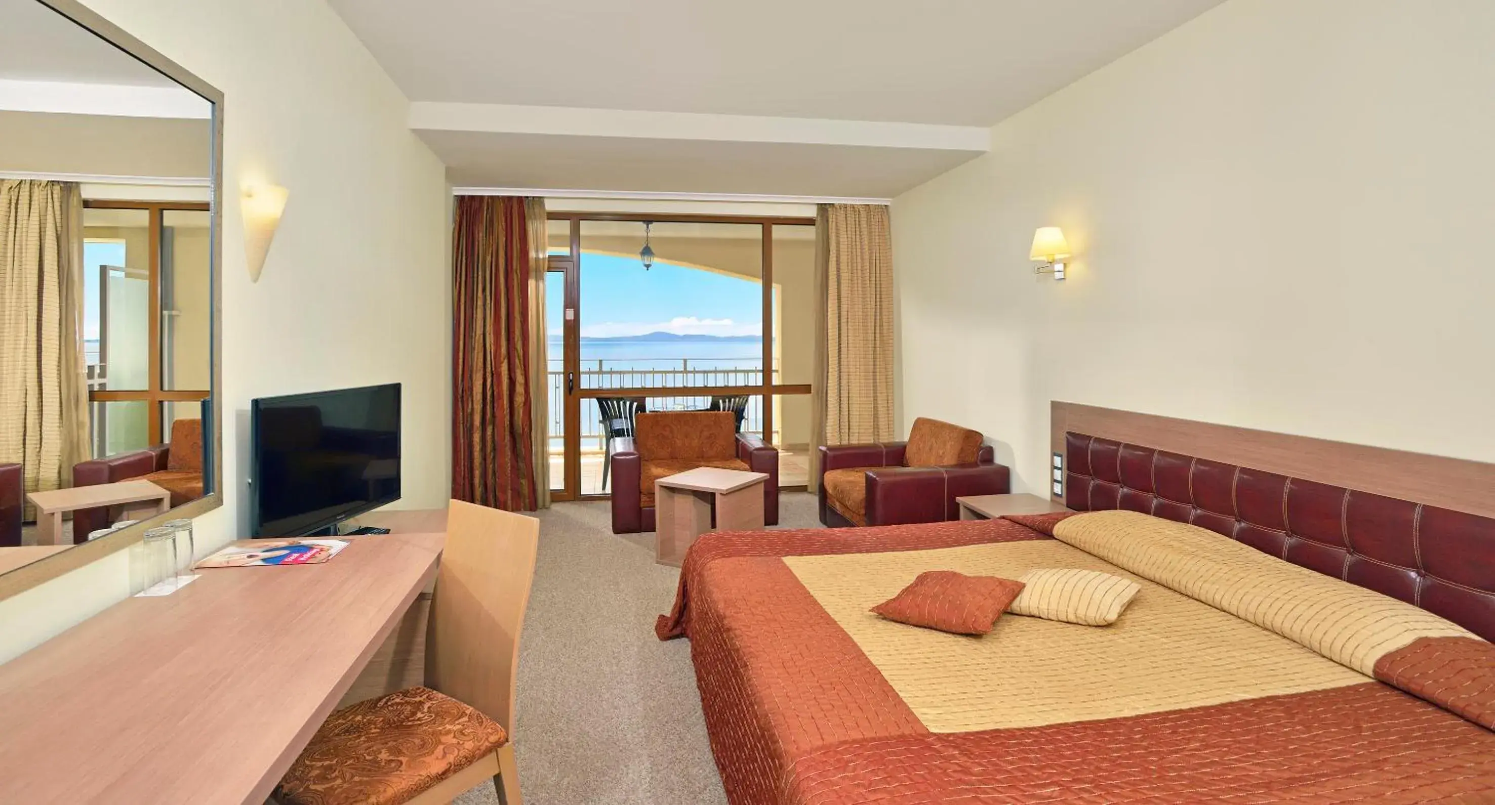 Sea view, Bed in Sol Nessebar Palace All Inclusive Sea view, Bed in Sol Nessebar Palace All Inclusive