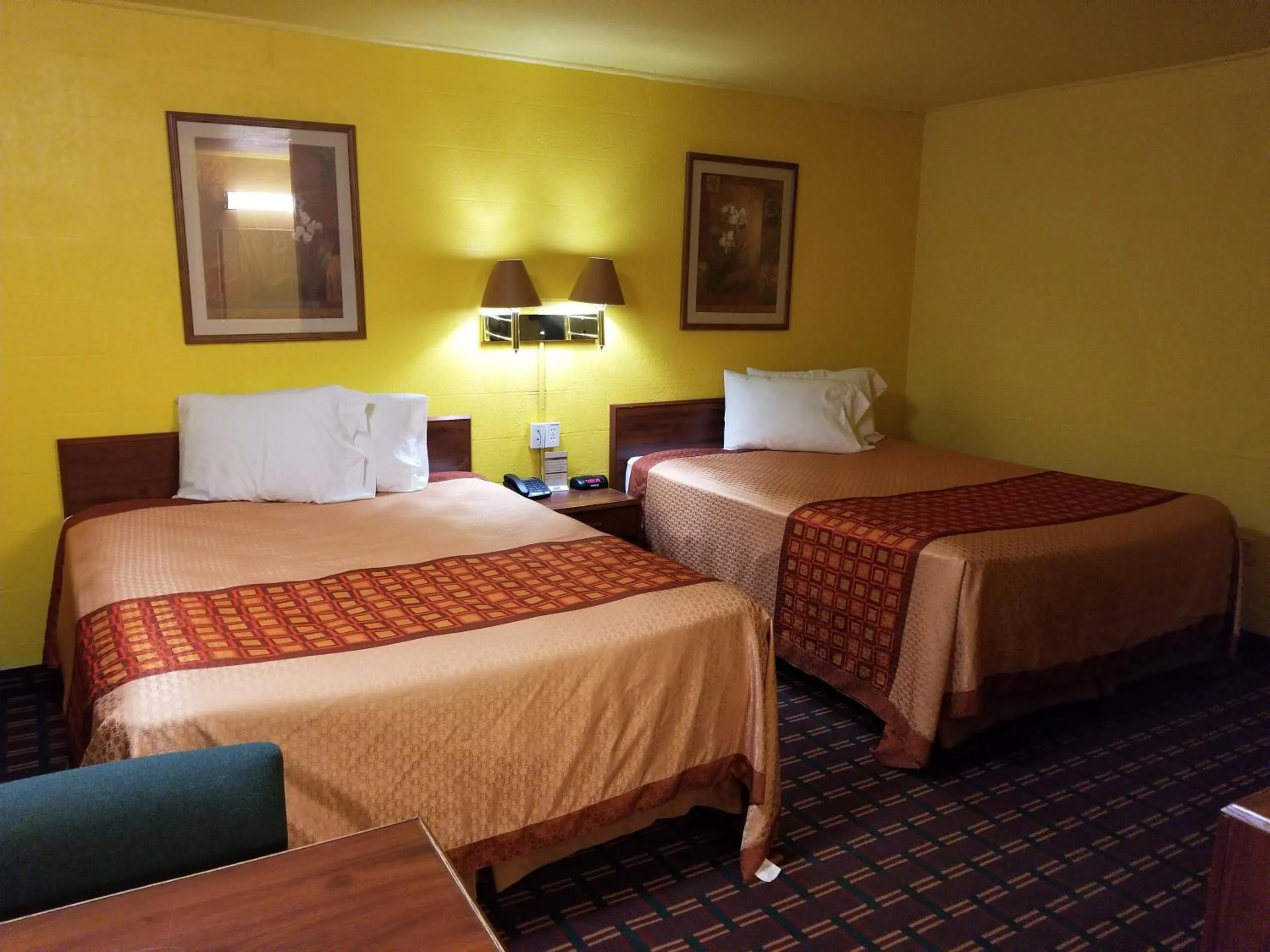 Bed in Motel 7 Rawlins