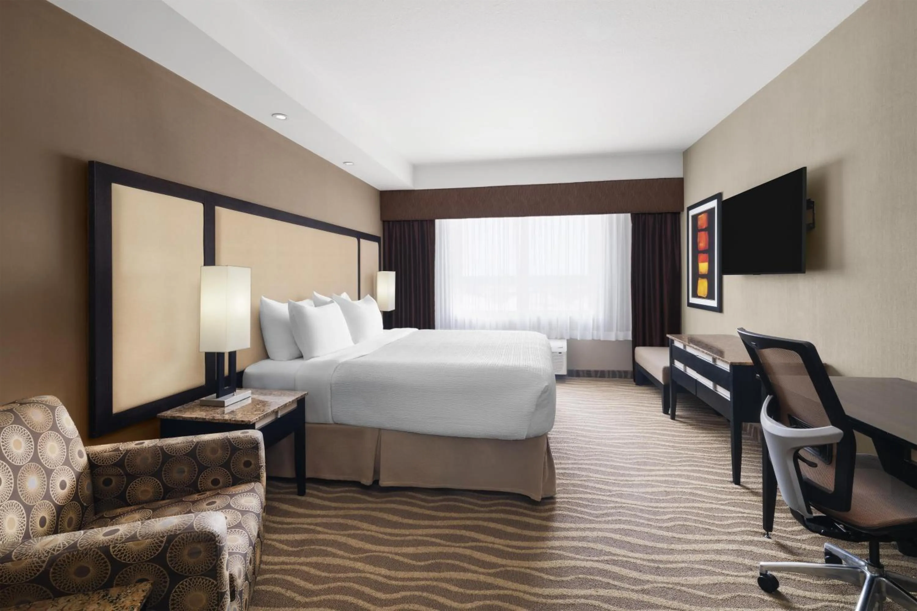 Bedroom, Bed in Best Western Premier Freeport Inn Calgary Airport