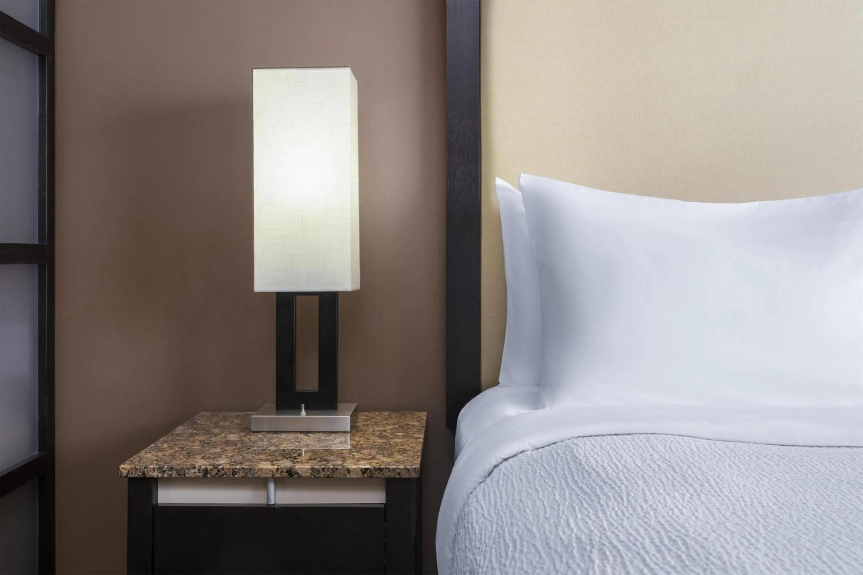 Bedroom, Bed in Best Western Premier Freeport Inn Calgary Airport