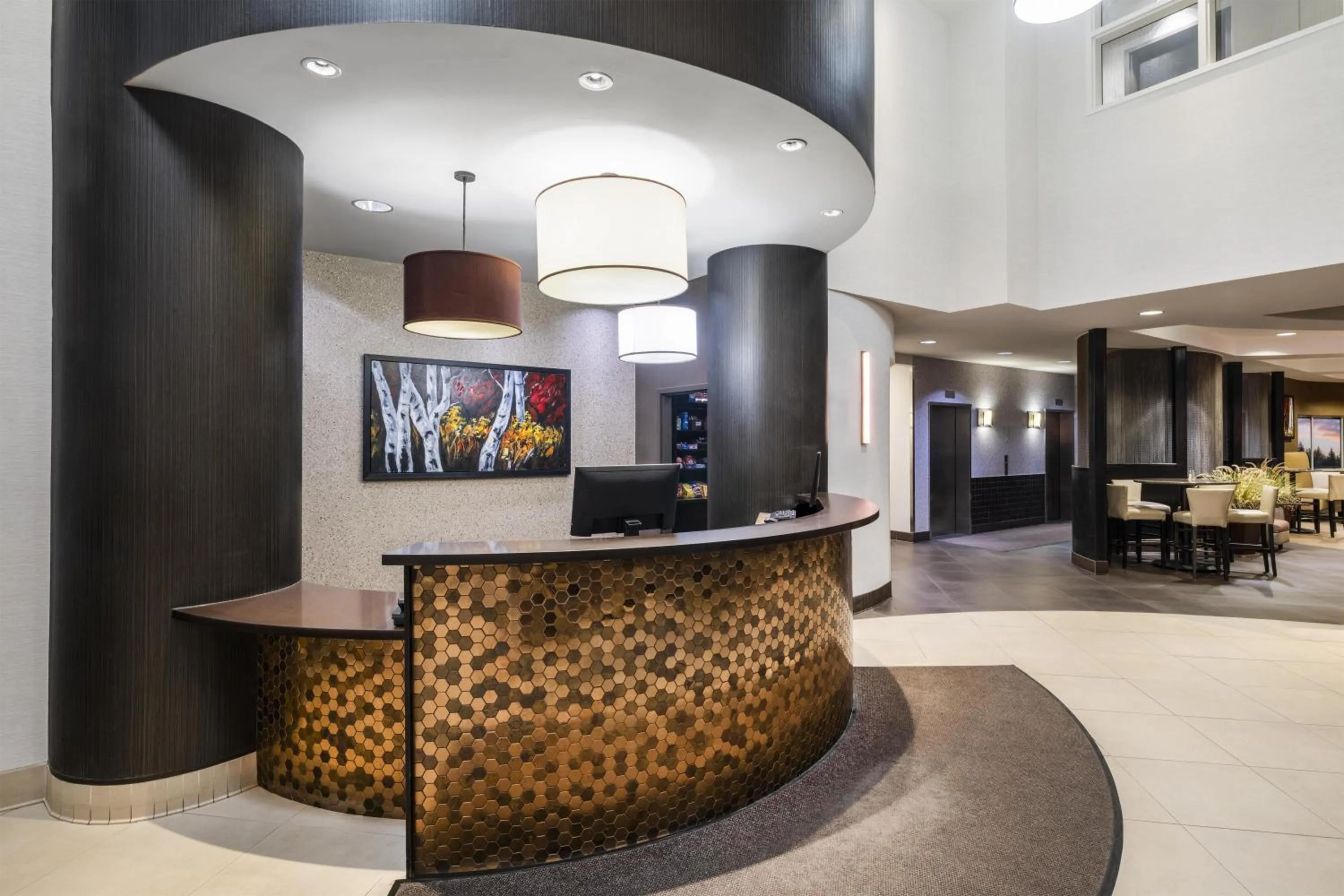Lobby or reception in Best Western Premier Freeport Inn Calgary Airport