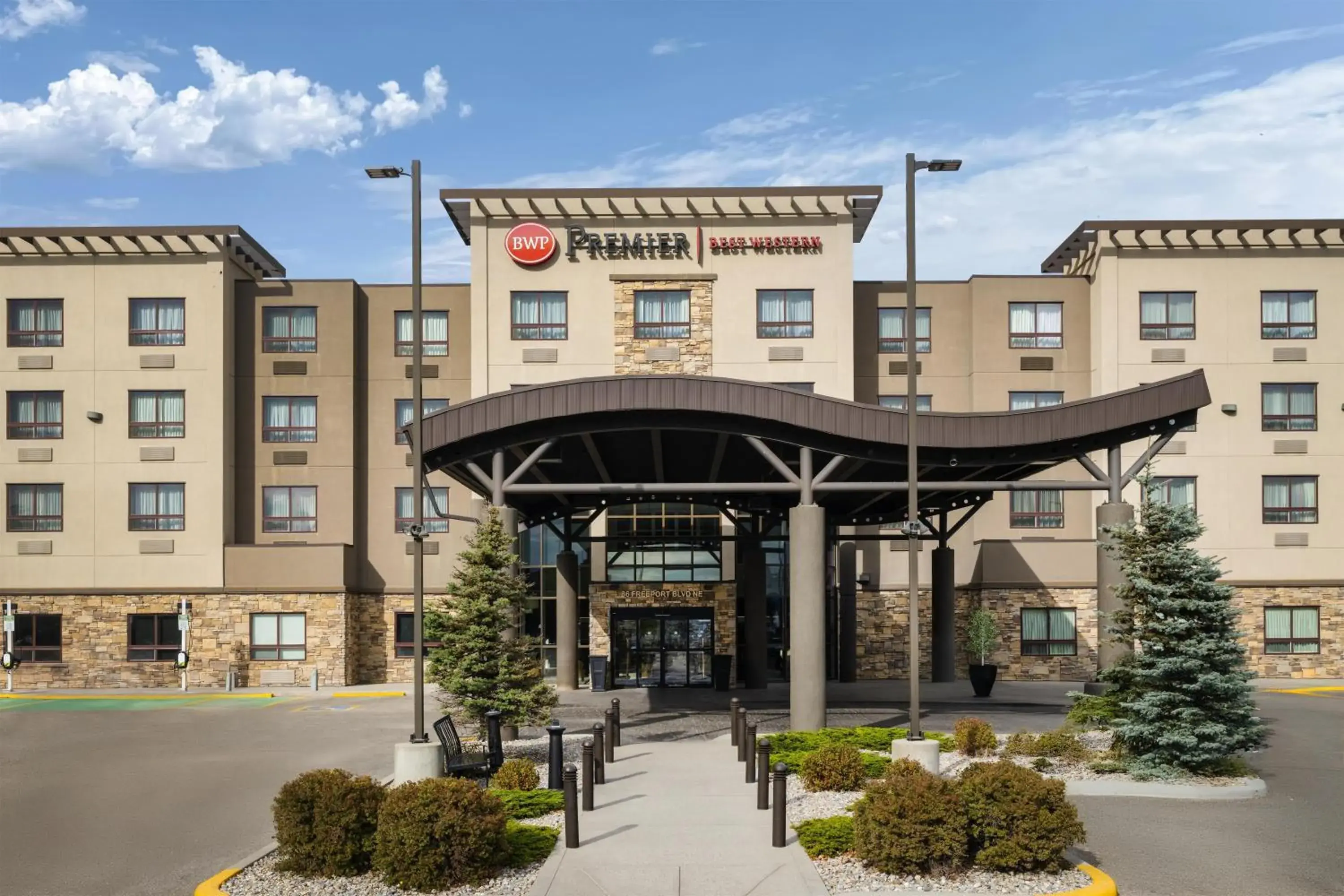Property building in Best Western Premier Freeport Inn Calgary Airport Property building in Best Western Premier Freeport Inn Calgary Airport