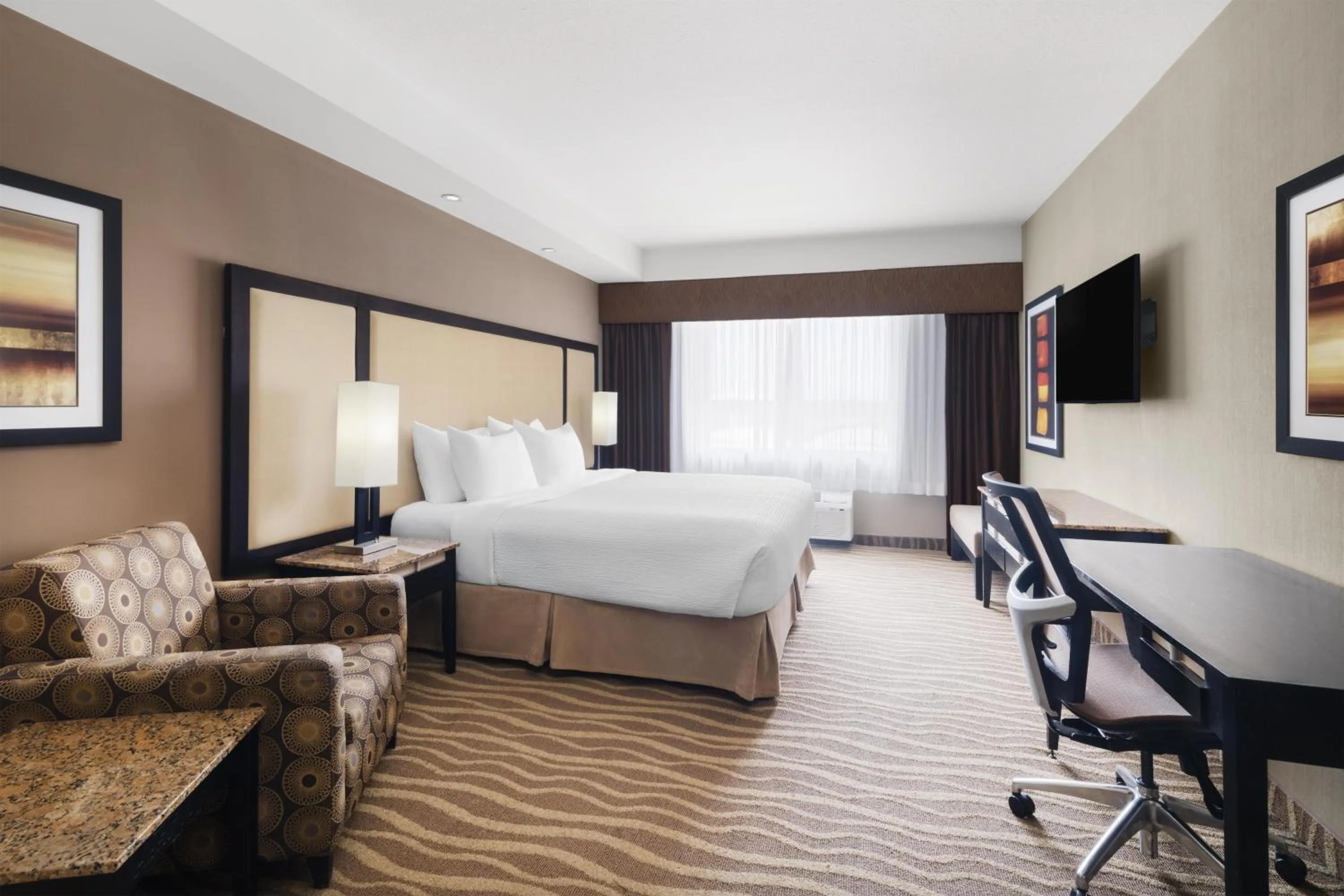 Bedroom, Bed in Best Western Premier Freeport Inn Calgary Airport