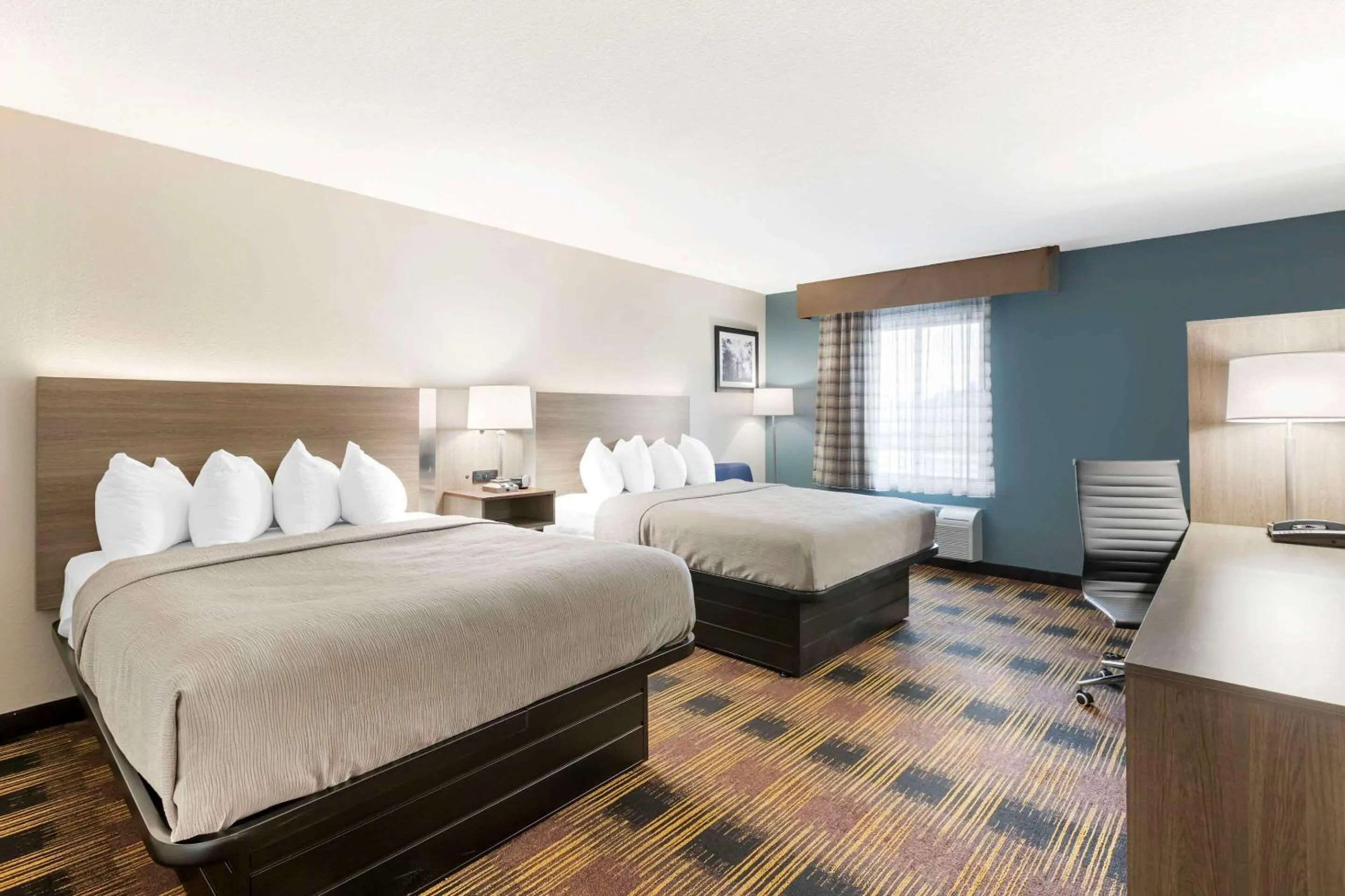 Bedroom, Bed in Quality Inn Newton at I-80