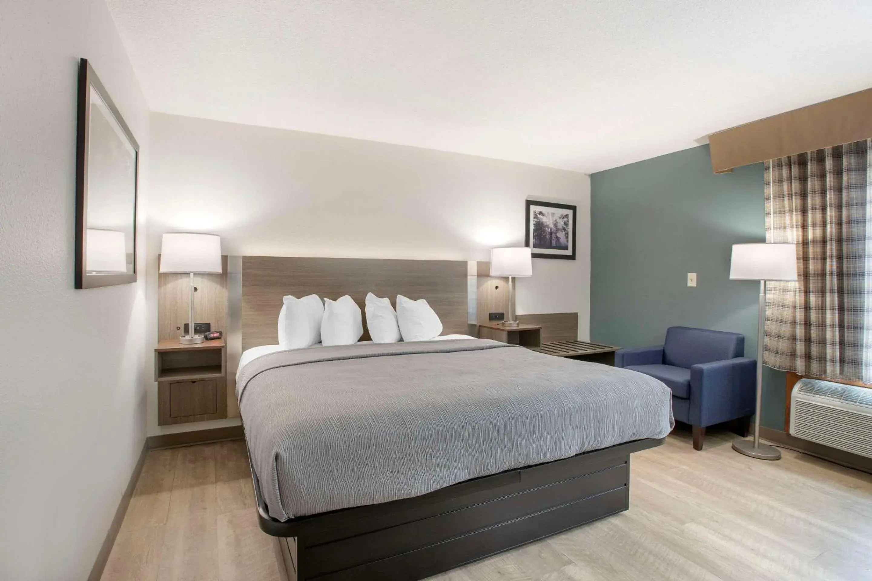 Bedroom, Bed in Quality Inn Newton at I-80 Bedroom, Bed in Quality Inn Newton at I-80