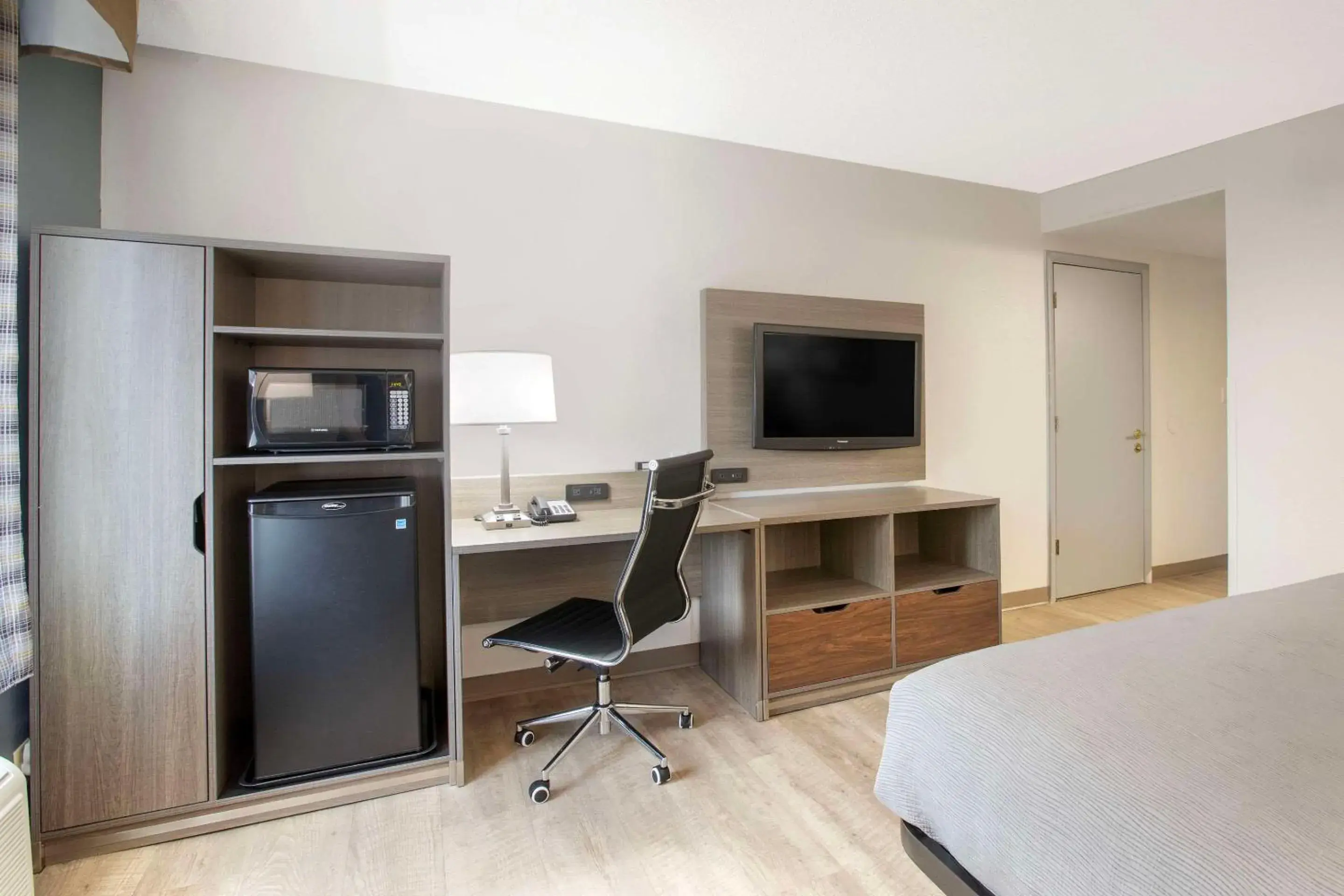 Bedroom, Bed in Quality Inn Newton at I-80 Bedroom, Bed in Quality Inn Newton at I-80