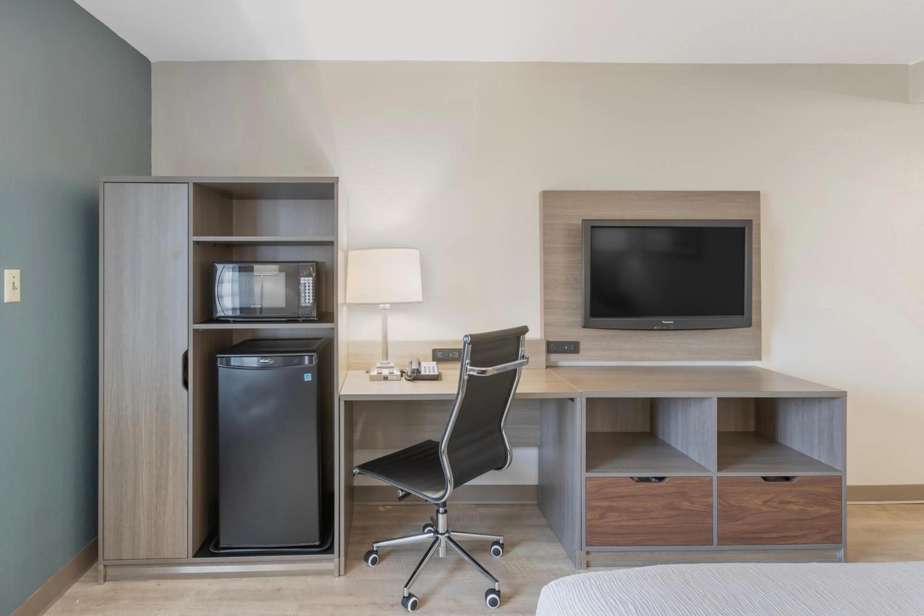 TV and multimedia in Quality Inn Newton at I-80