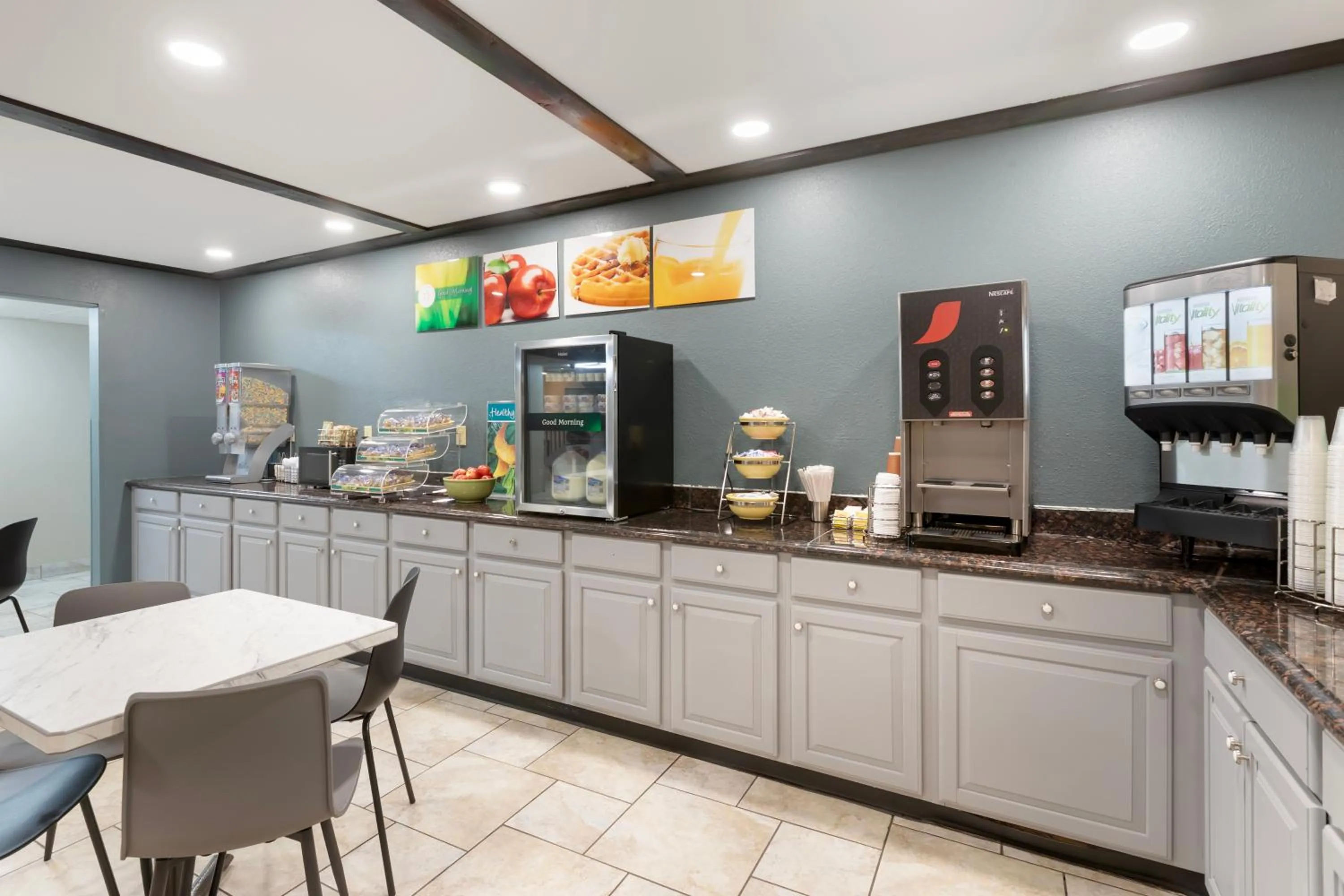 Breakfast in Quality Inn Newton at I-80