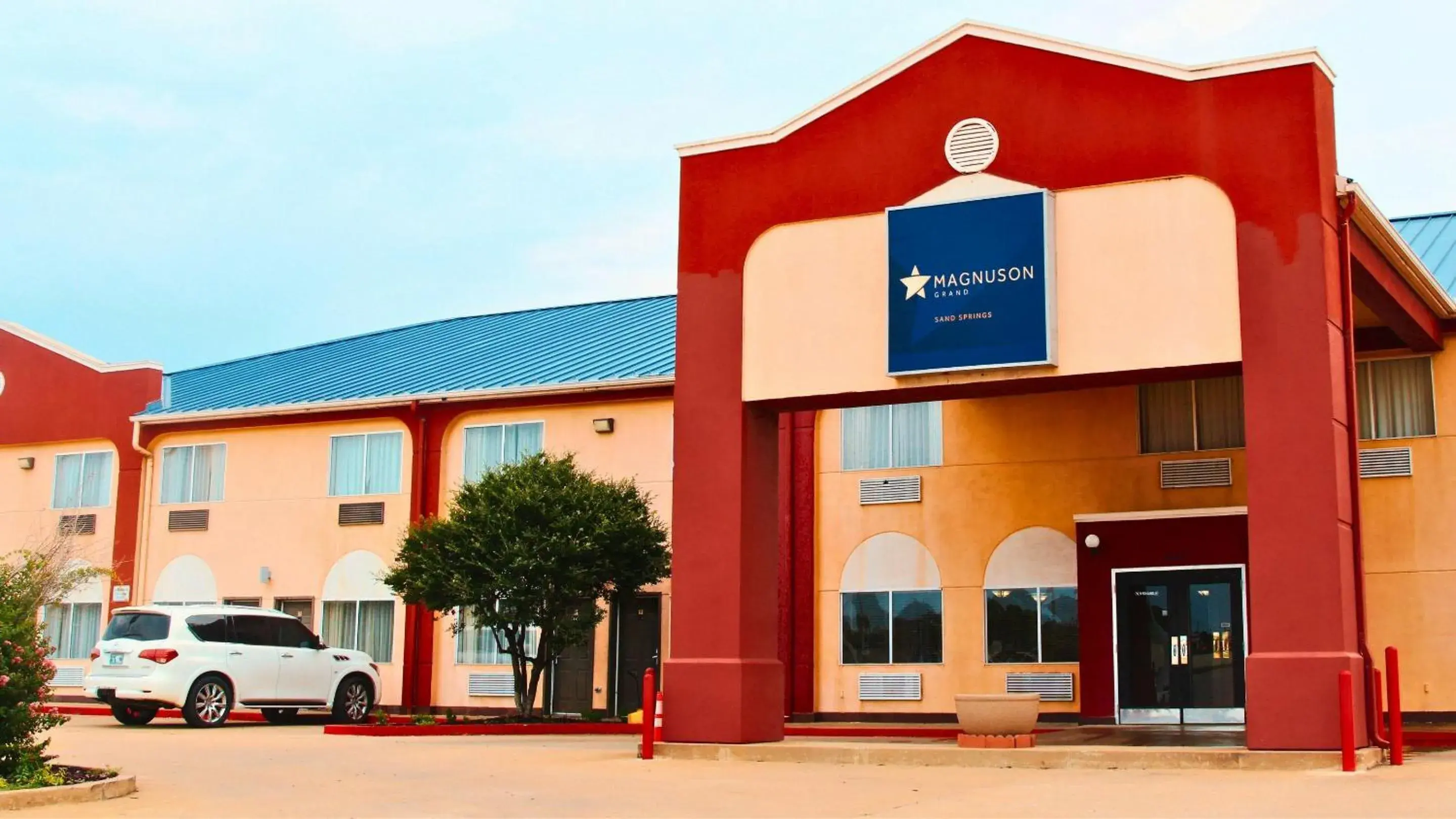 Facade/entrance in Magnuson Hotel Sand Springs – Tulsa West Facade/entrance in Magnuson Hotel Sand Springs – Tulsa West