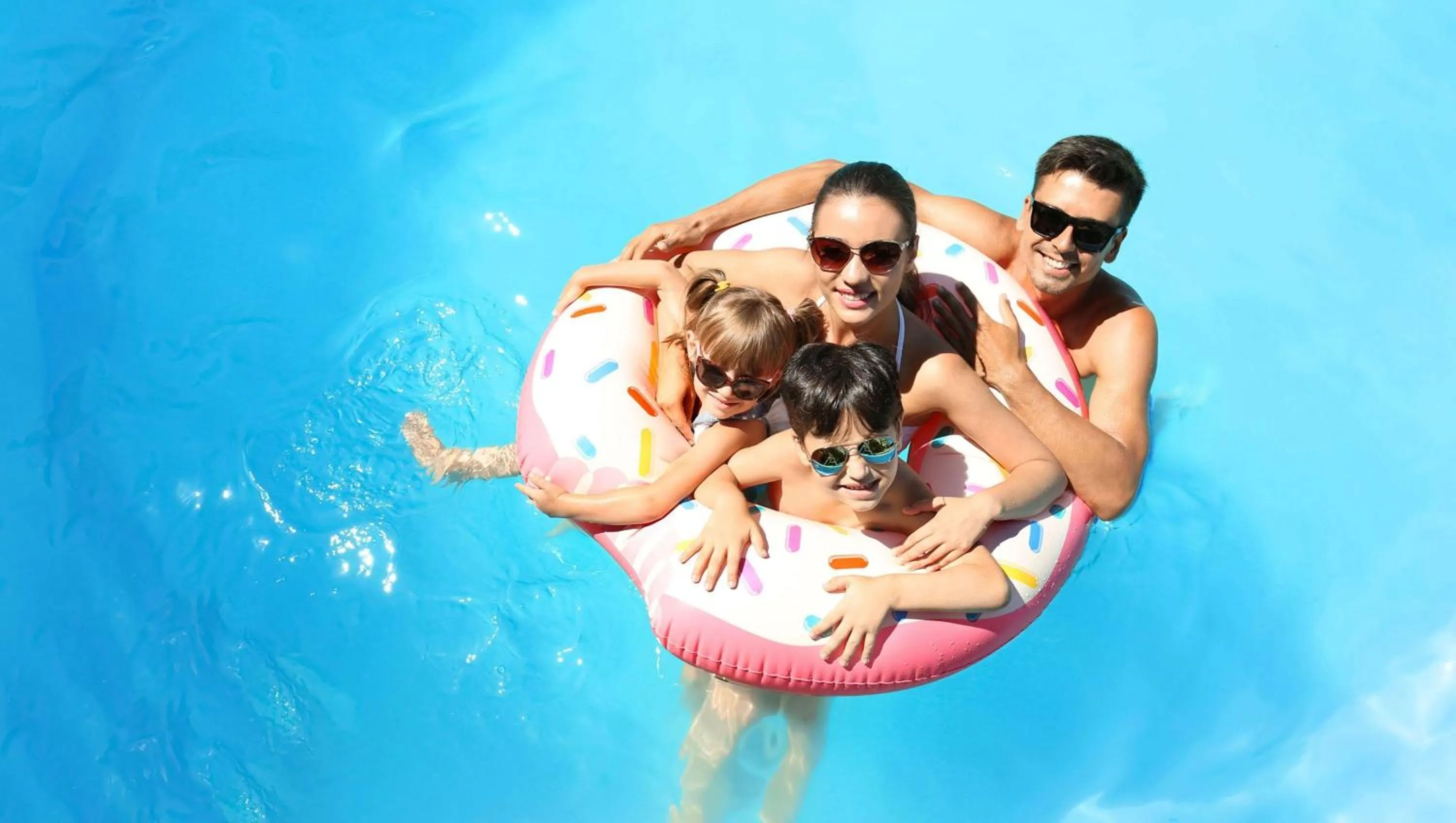 Swimming pool in Magnuson Hotel Sand Springs – Tulsa West