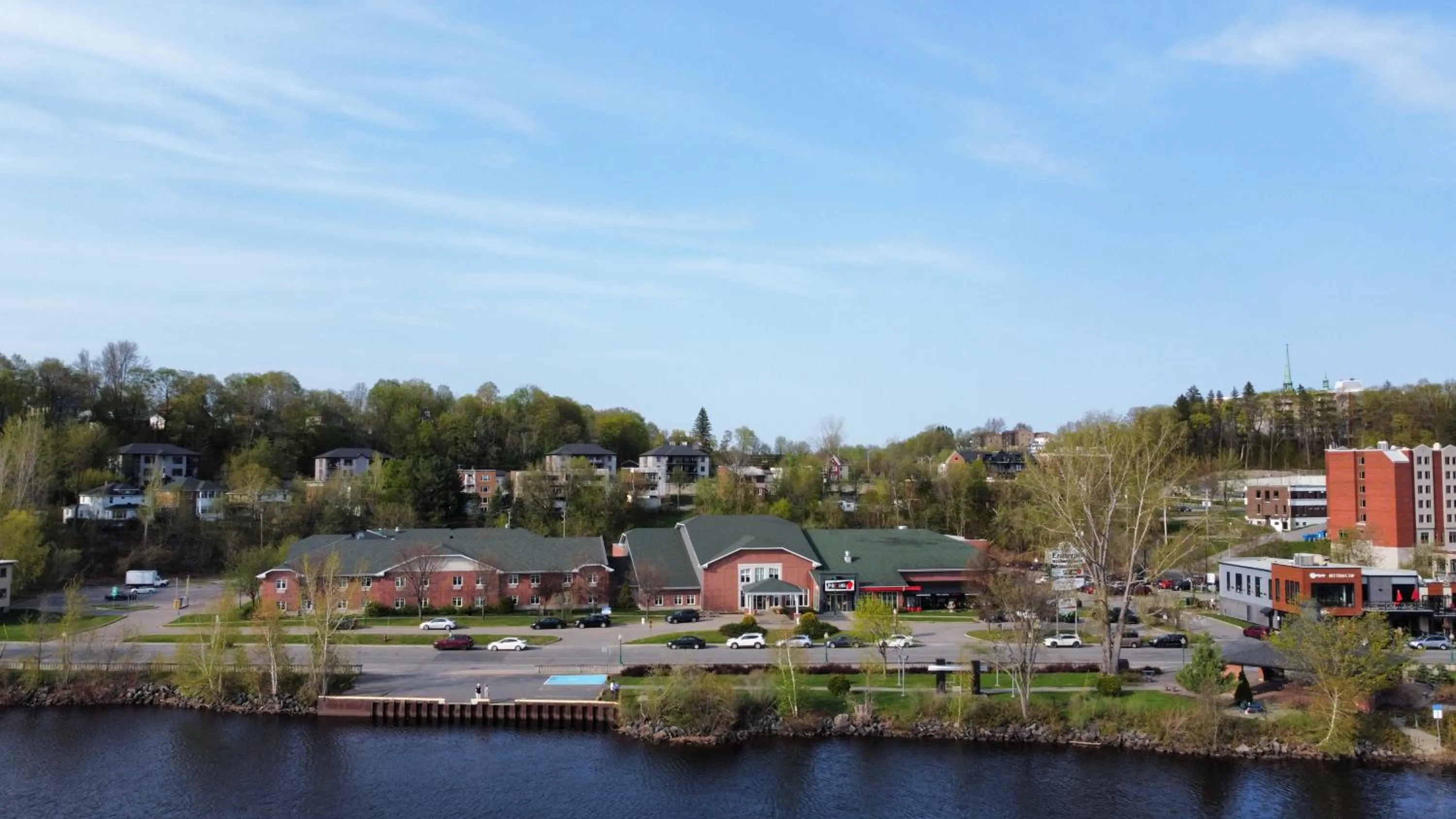 Property building in Hôtel Énergie Shawinigan