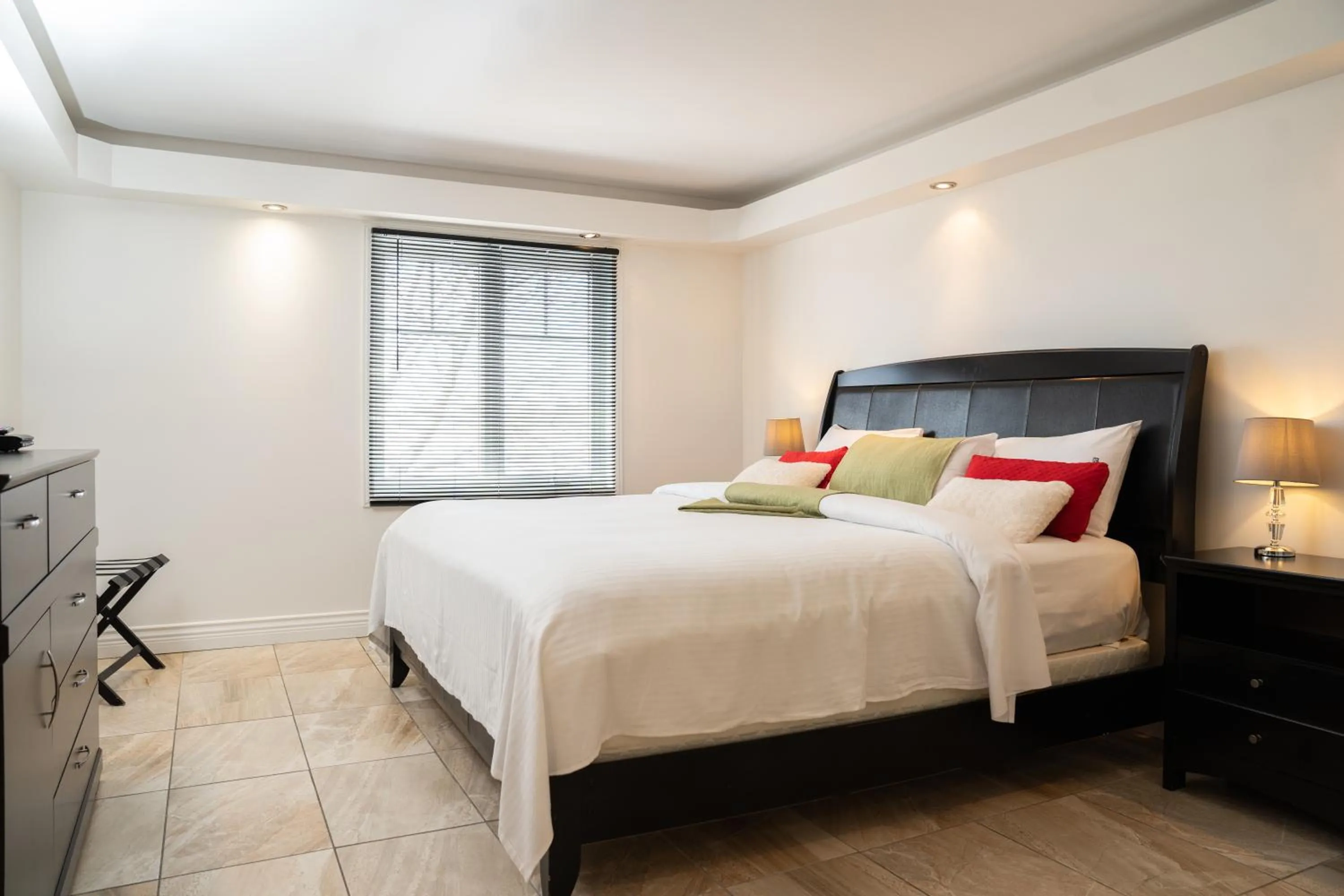 Bed in Hôtel Énergie Shawinigan