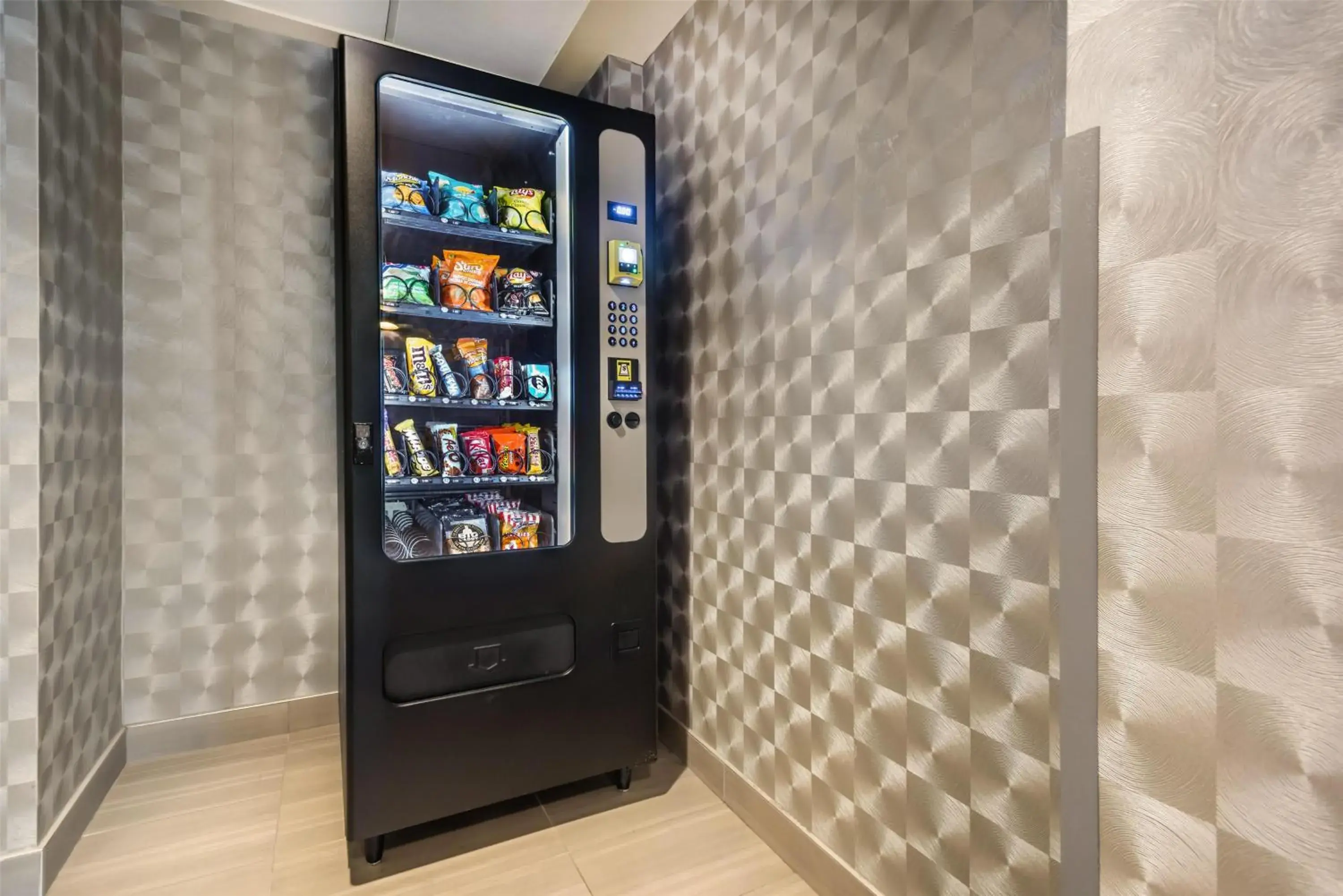 Property building in Best Western PLUS Calgary Centre Inn Property building in Best Western PLUS Calgary Centre Inn