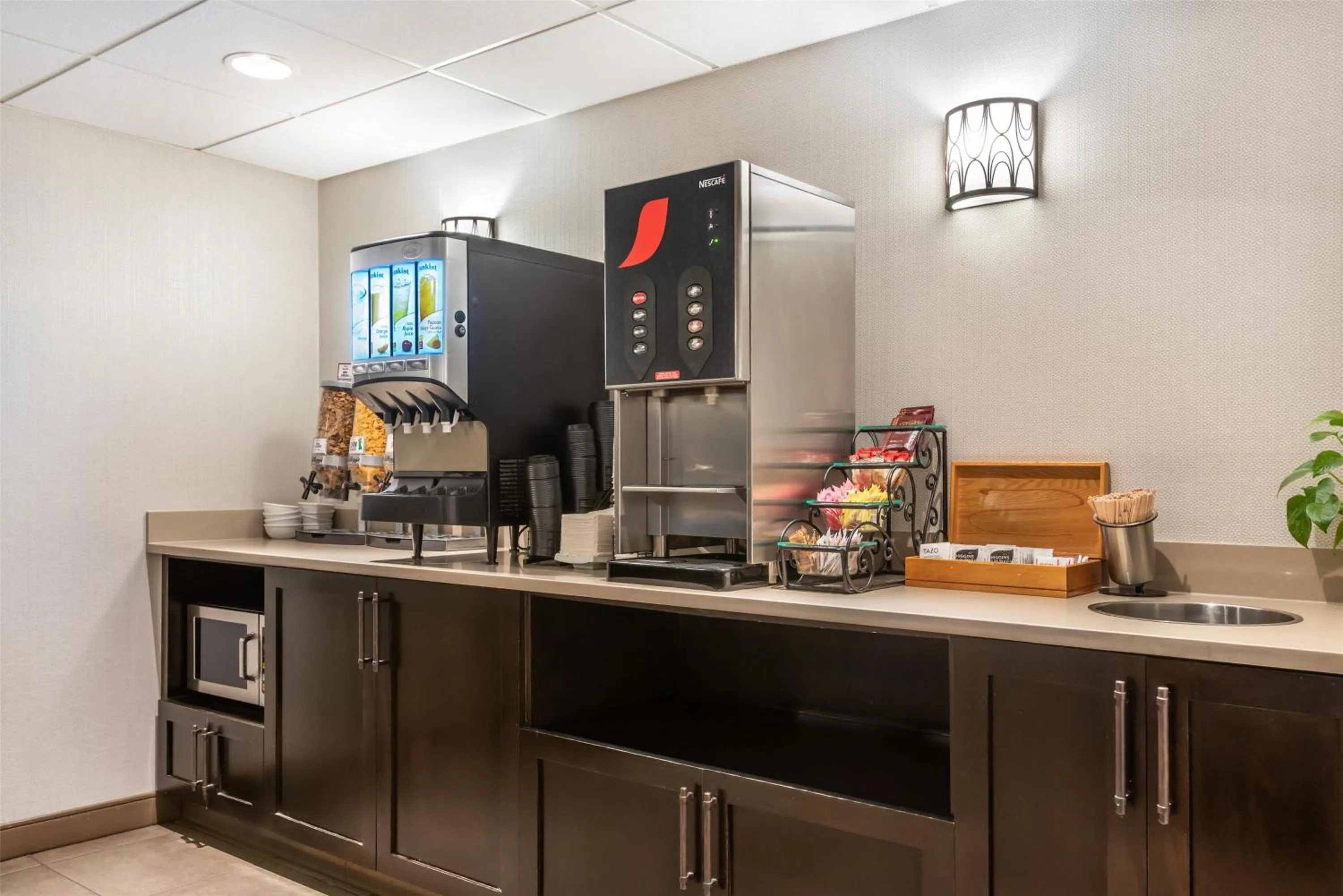 Breakfast in Best Western PLUS Calgary Centre Inn