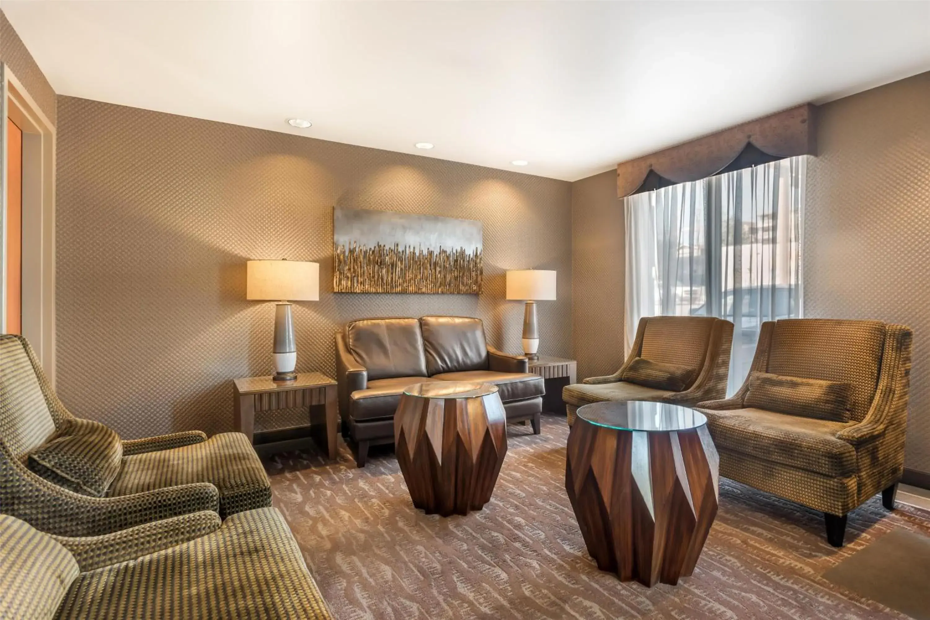 Lobby or reception in Best Western PLUS Calgary Centre Inn Lobby or reception in Best Western PLUS Calgary Centre Inn