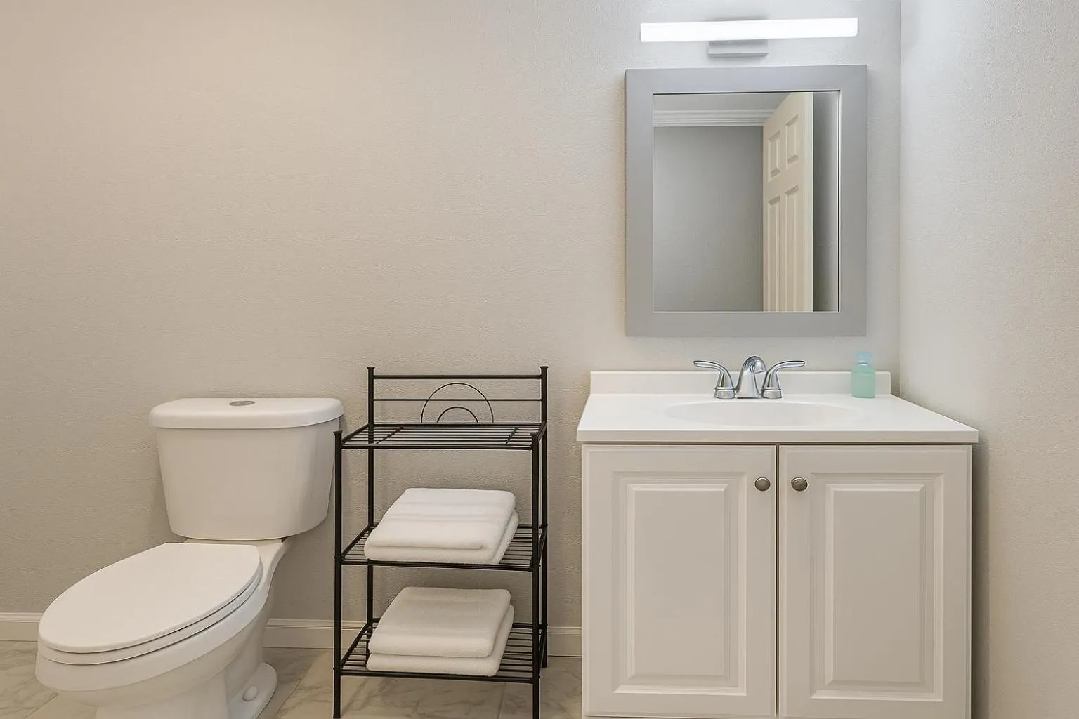 Bathroom in Boulevard Inn