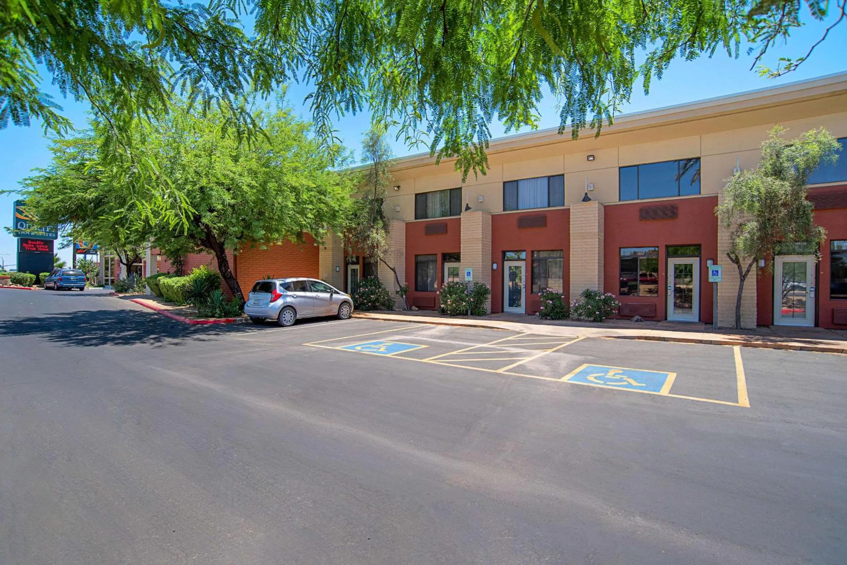 Property building in Quality Inn & Suites Phoenix NW - Sun City
