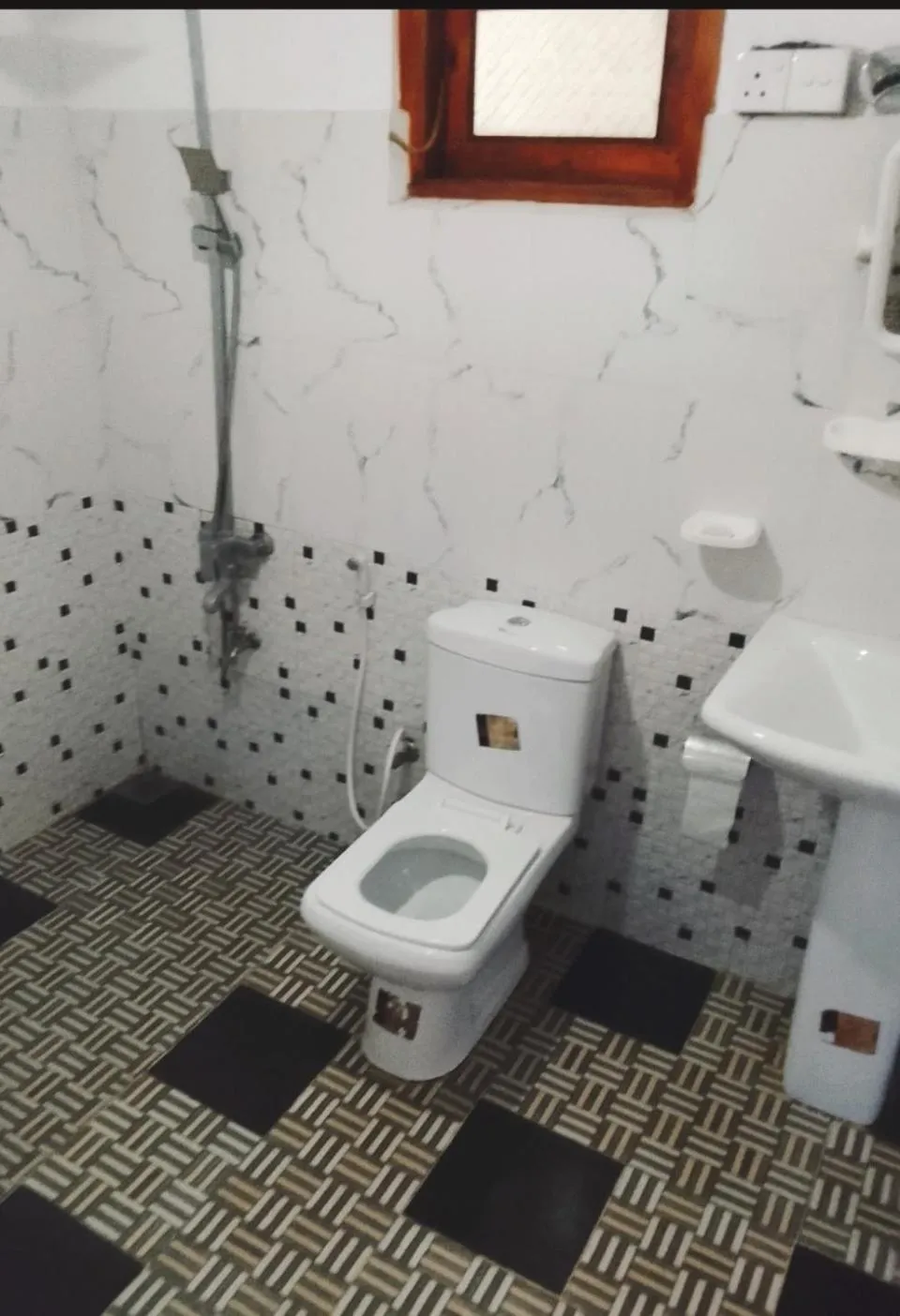 Toilet in Malithis lodge