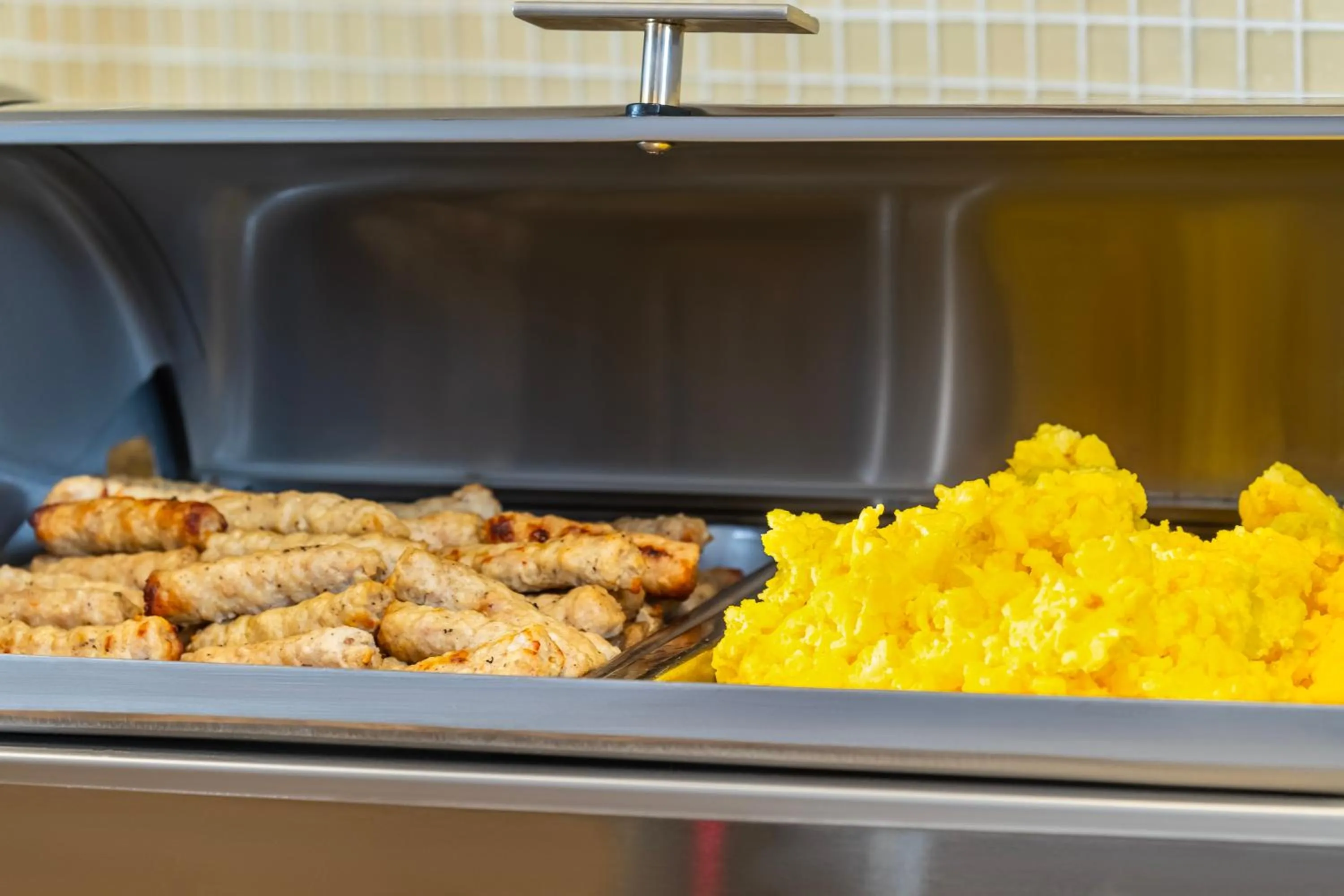 Food in Quality Inn & Suites