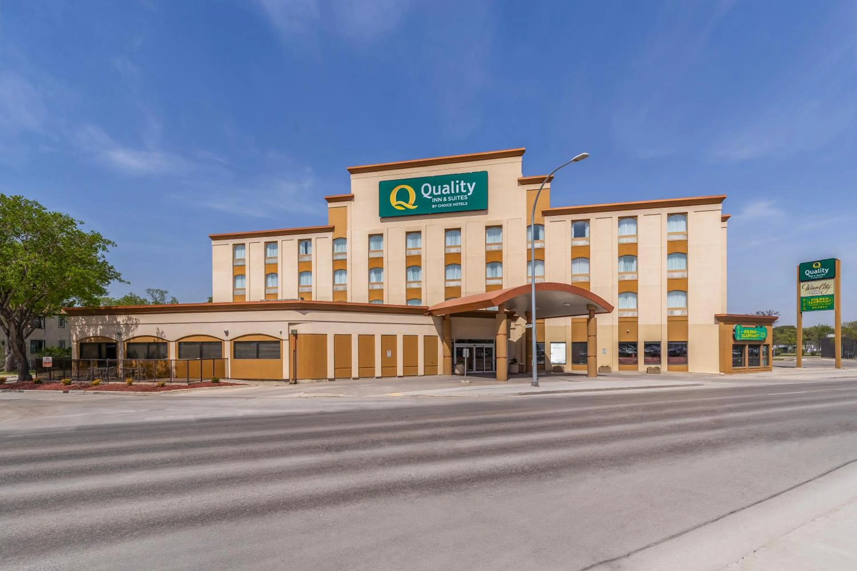 Property building in Quality Inn & Suites