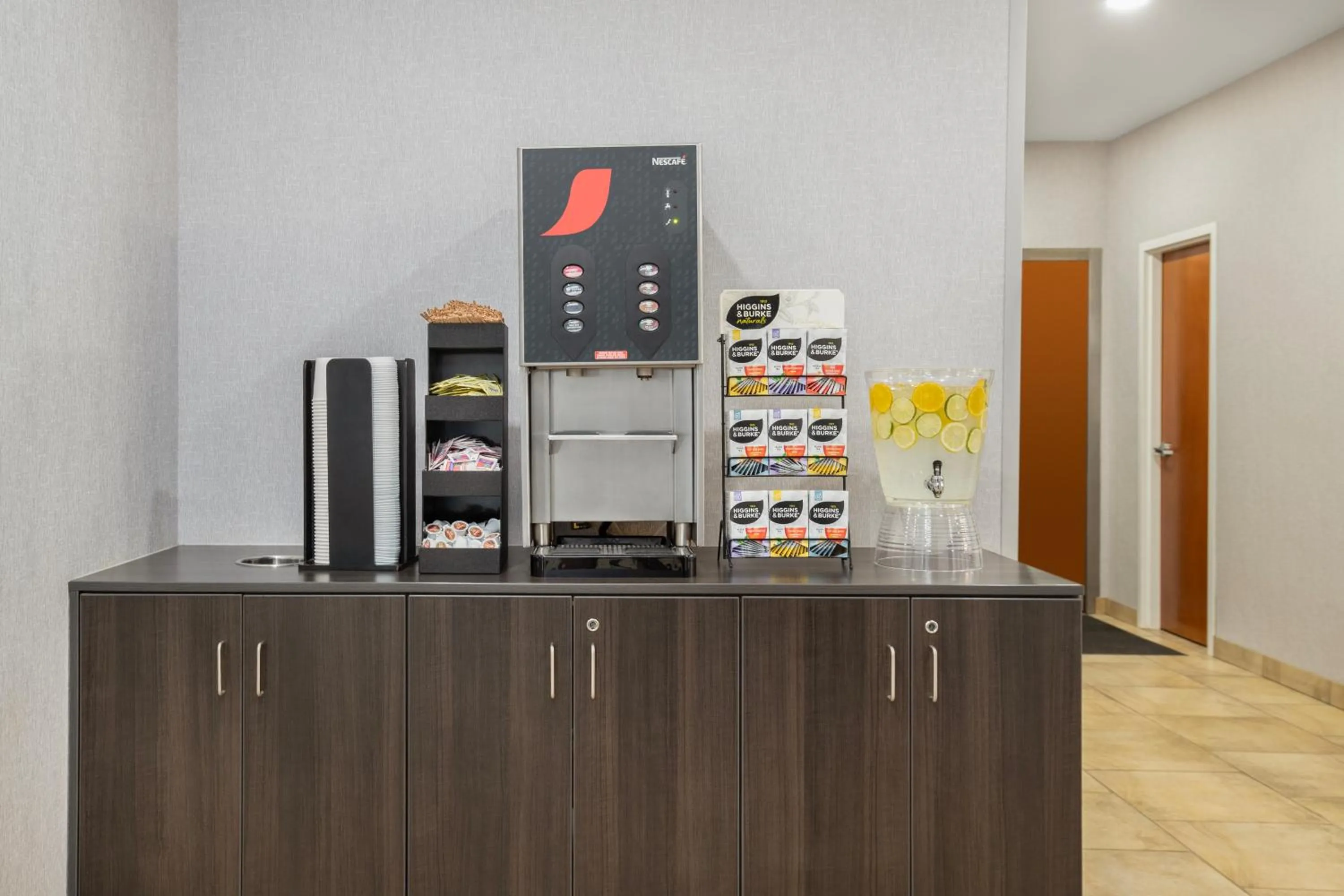 Coffee/tea facilities in Quality Inn & Suites
