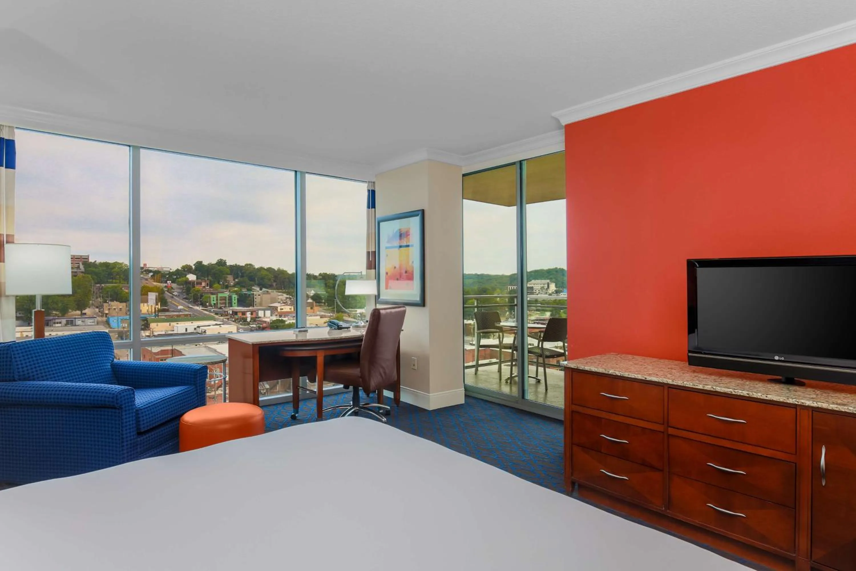 Bedroom, Bed in Hilton Branson Convention Center