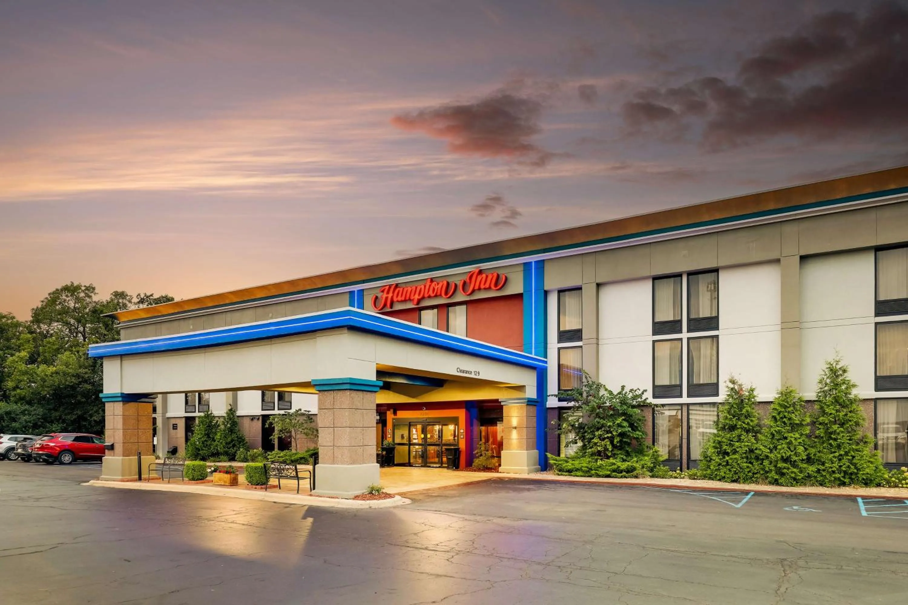 Property building in Hampton Inn Rolla
