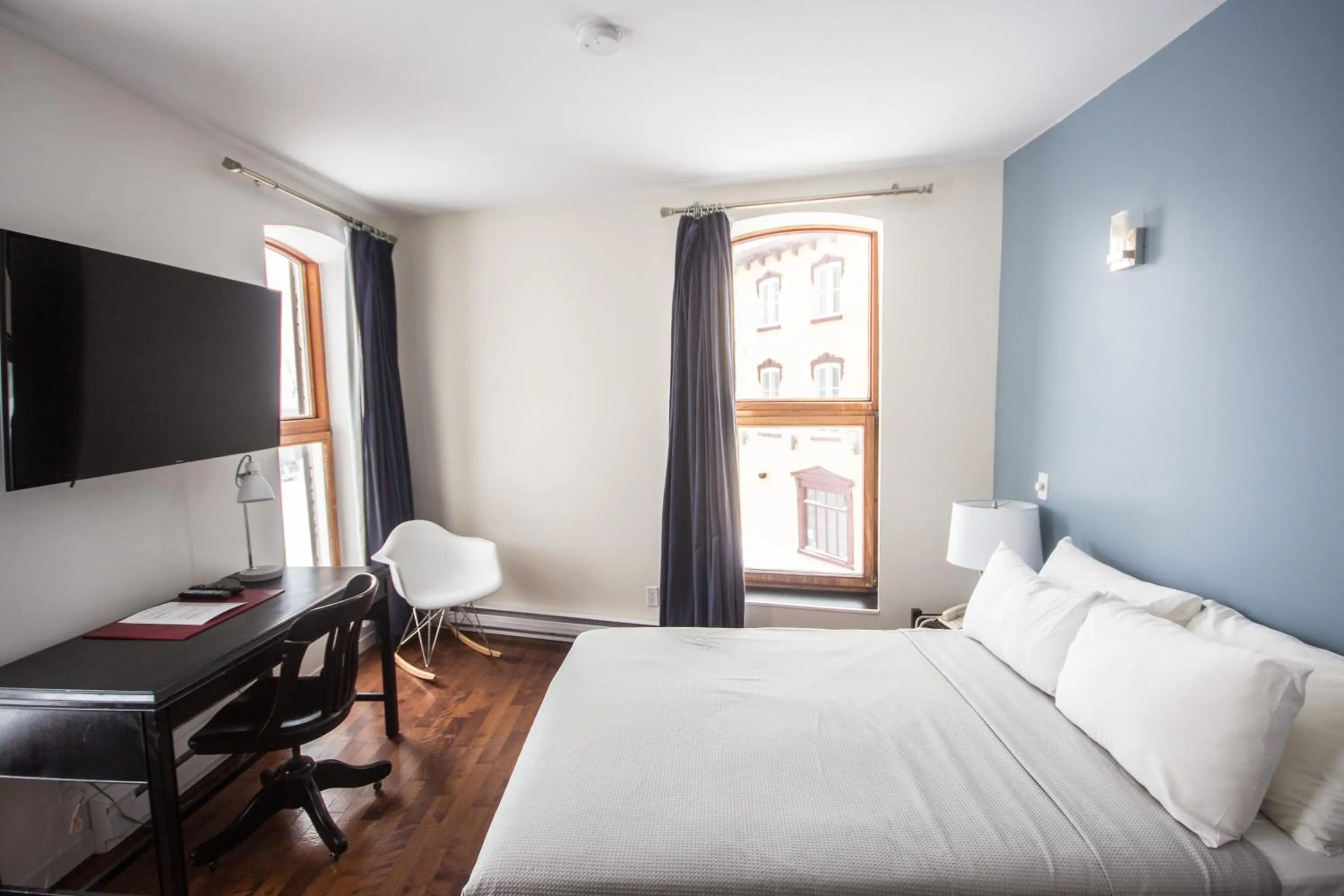 Standard Queen Room in Hotel Belley