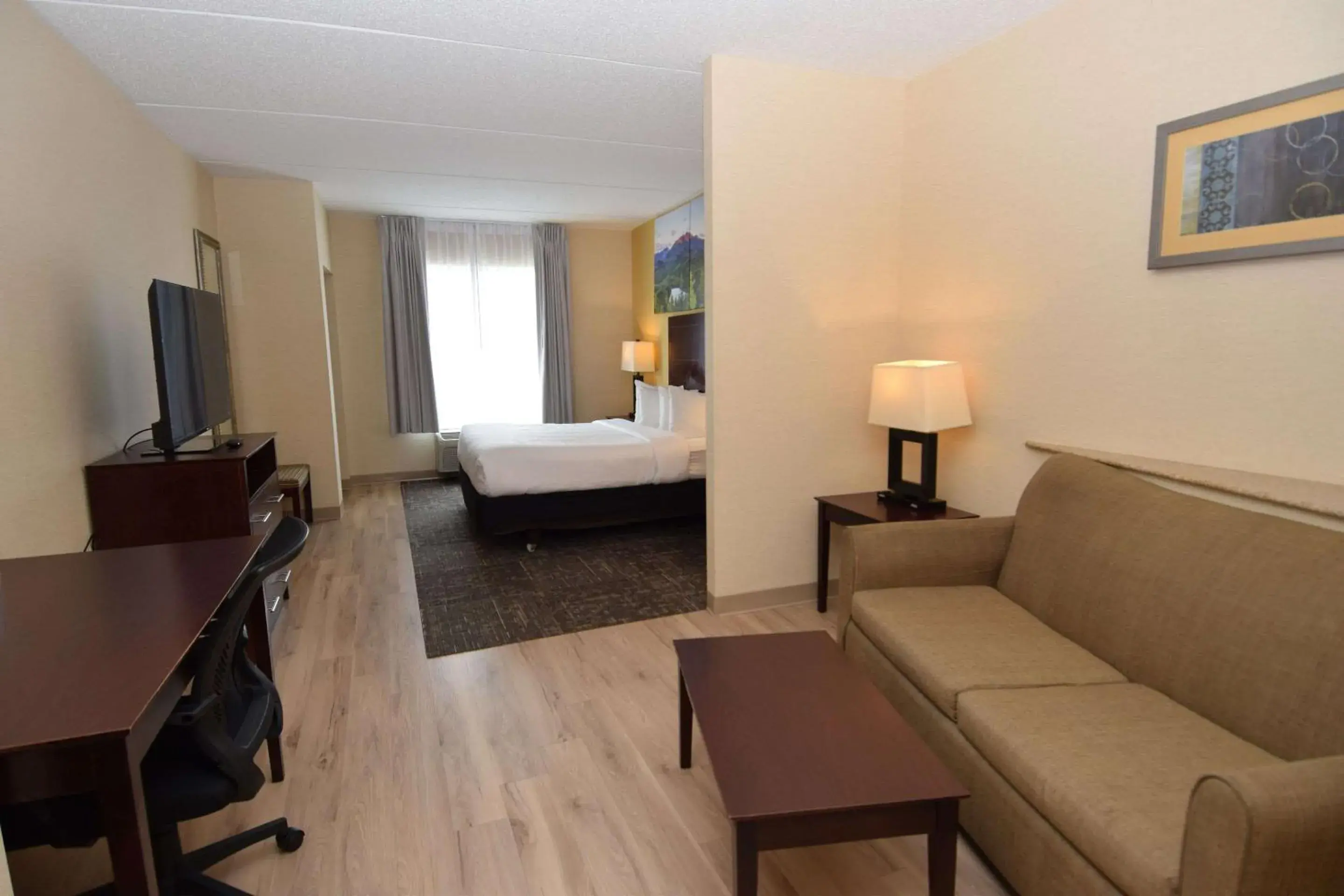 King Suite - Non-Smoking in Cicero Grand - Syracuse North King Suite - Non-Smoking in Cicero Grand - Syracuse North