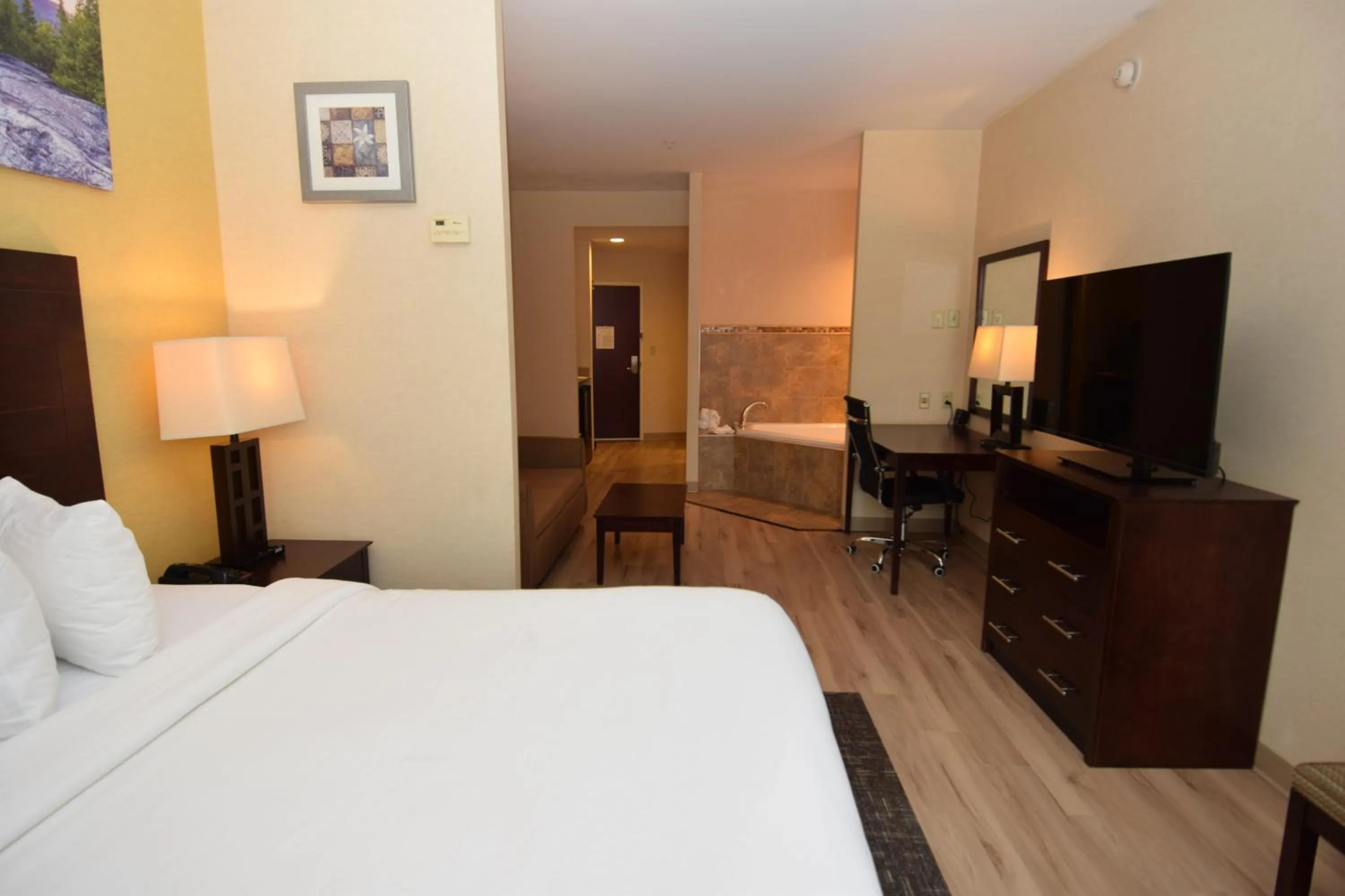 Bed in Cicero Grand - Syracuse North