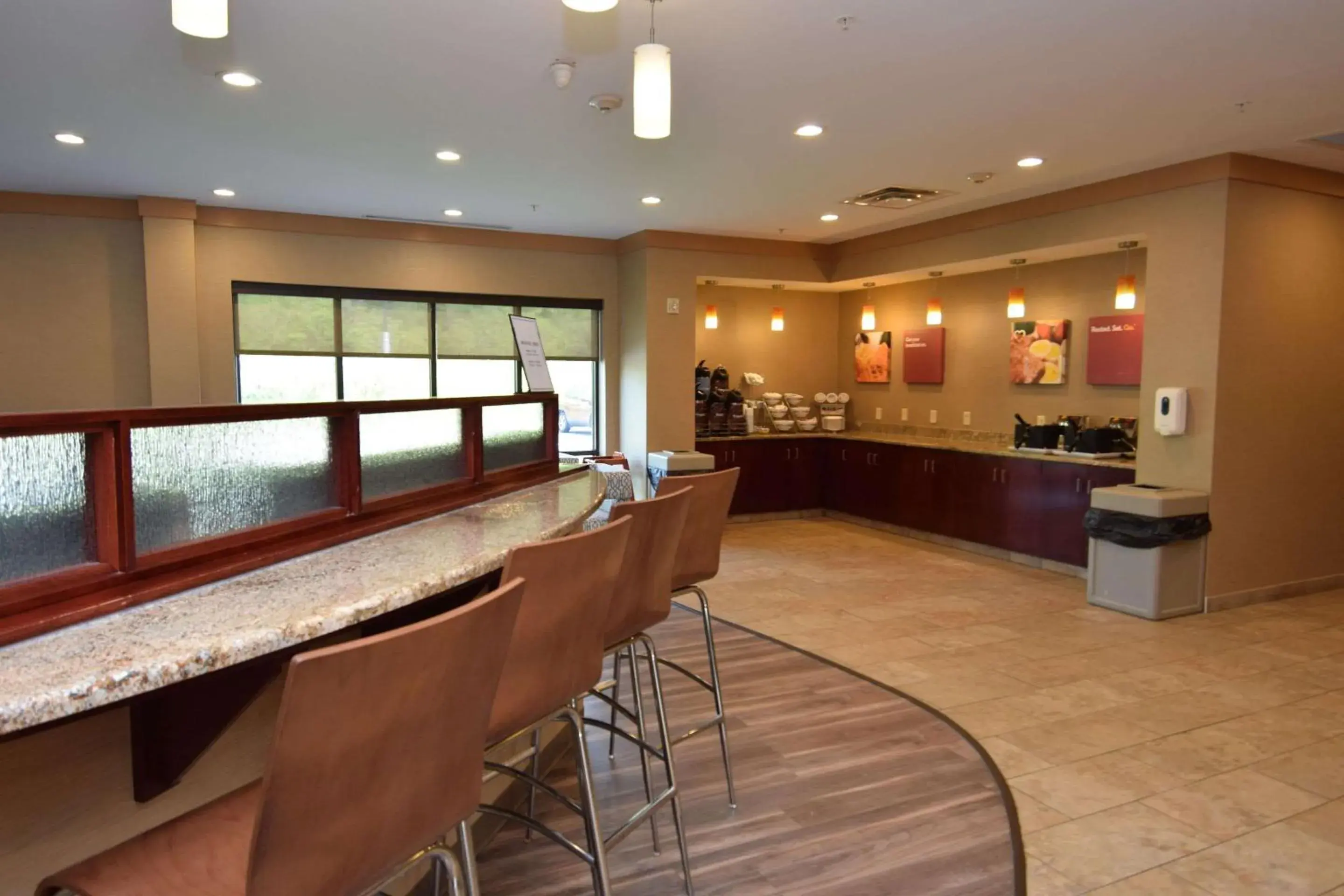 Breakfast in Cicero Grand - Syracuse North Breakfast in Cicero Grand - Syracuse North