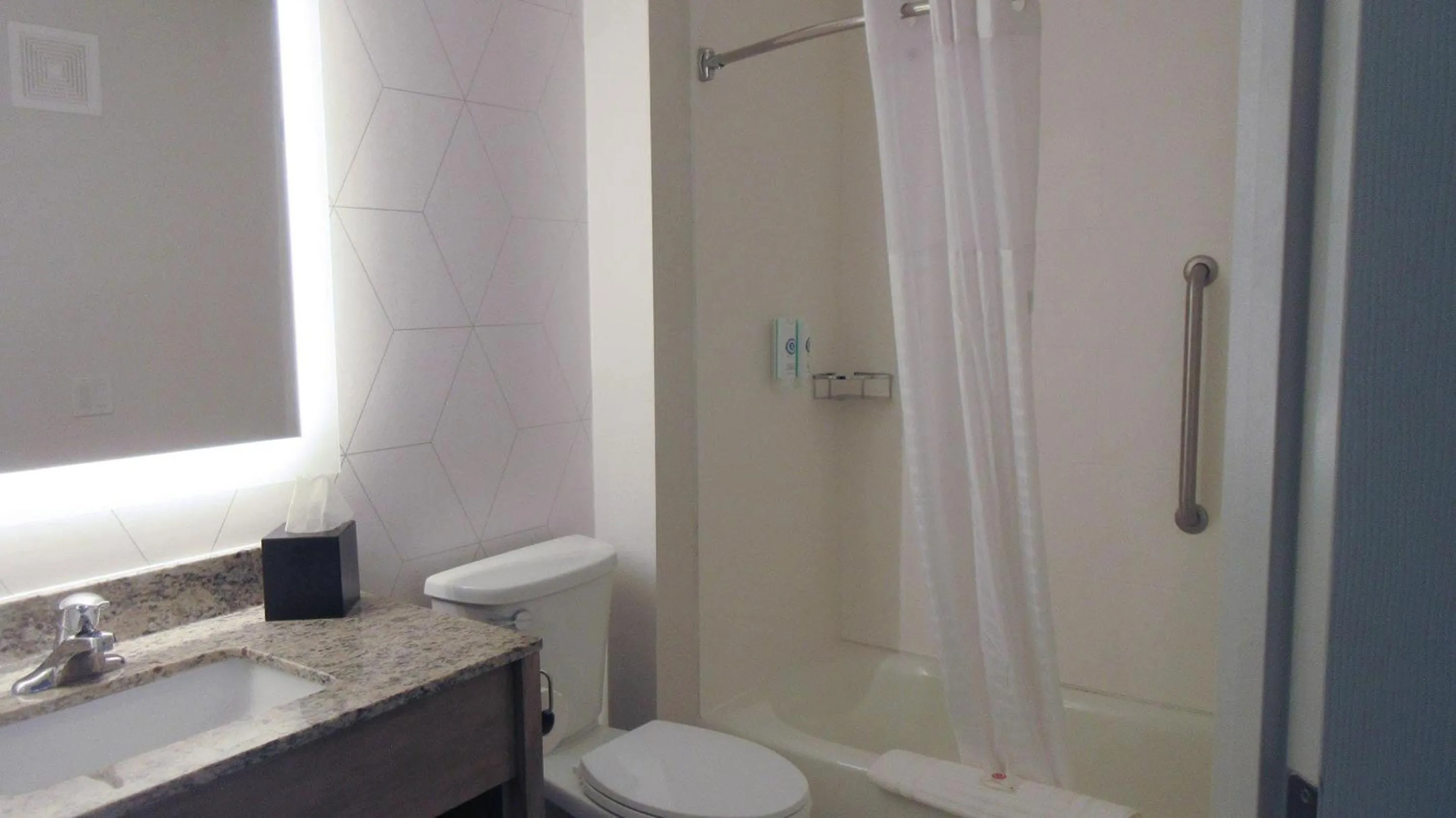 Bedroom in Comfort Inn & Suites Rochester South Mayo Clinic