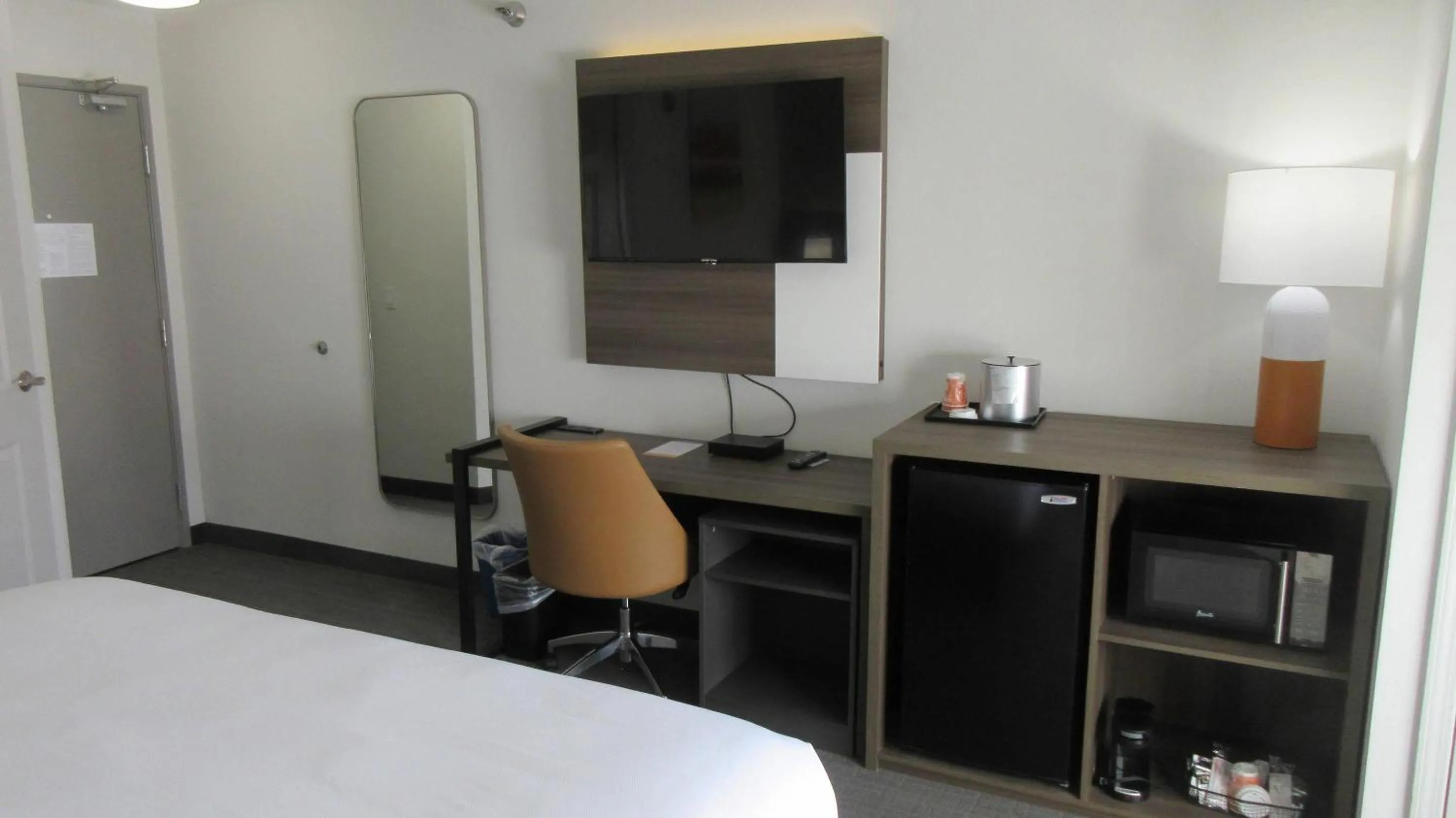 Bedroom, Bed in Comfort Inn & Suites Rochester South Mayo Clinic