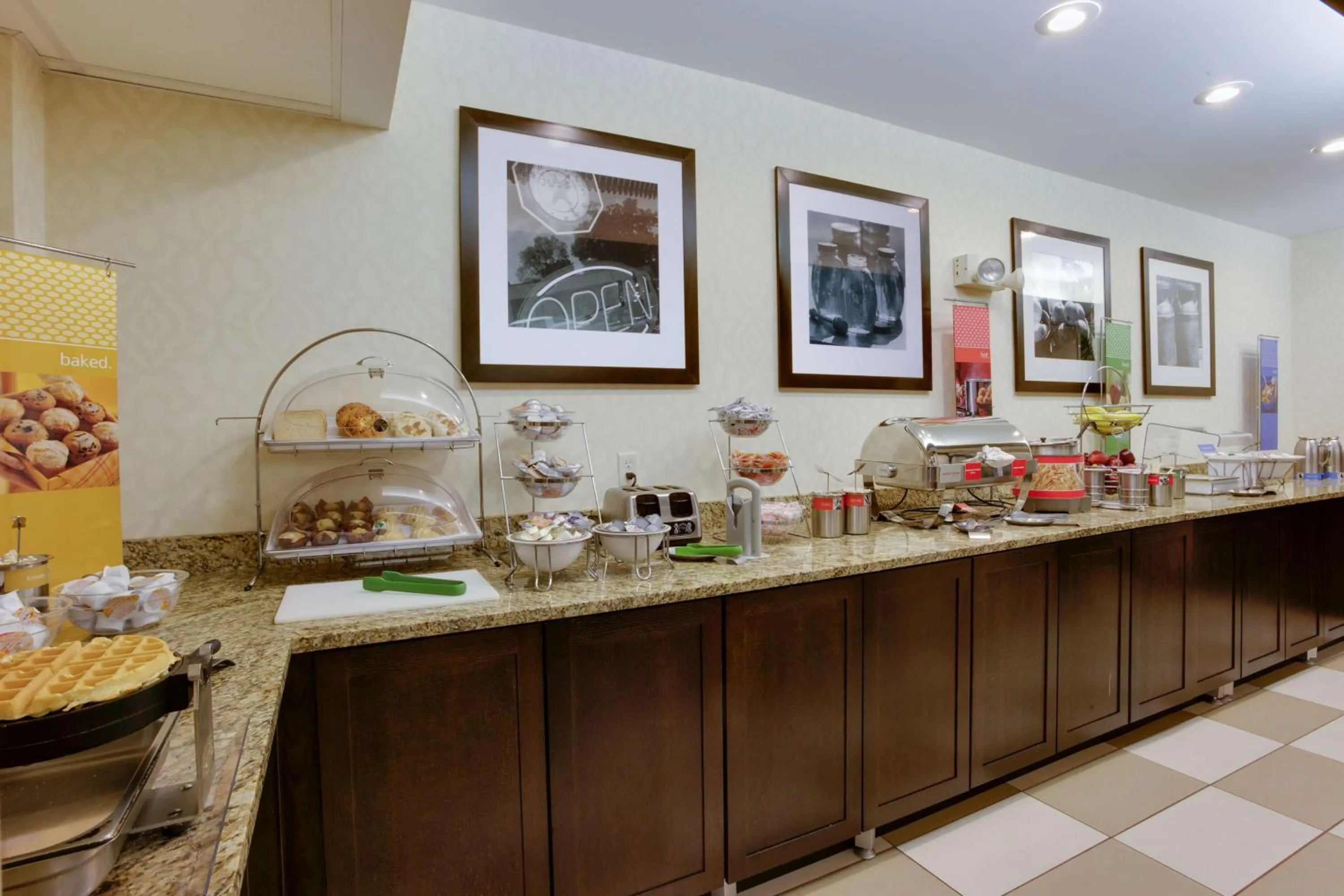 Dining area in Hampton Inn Gettysburg