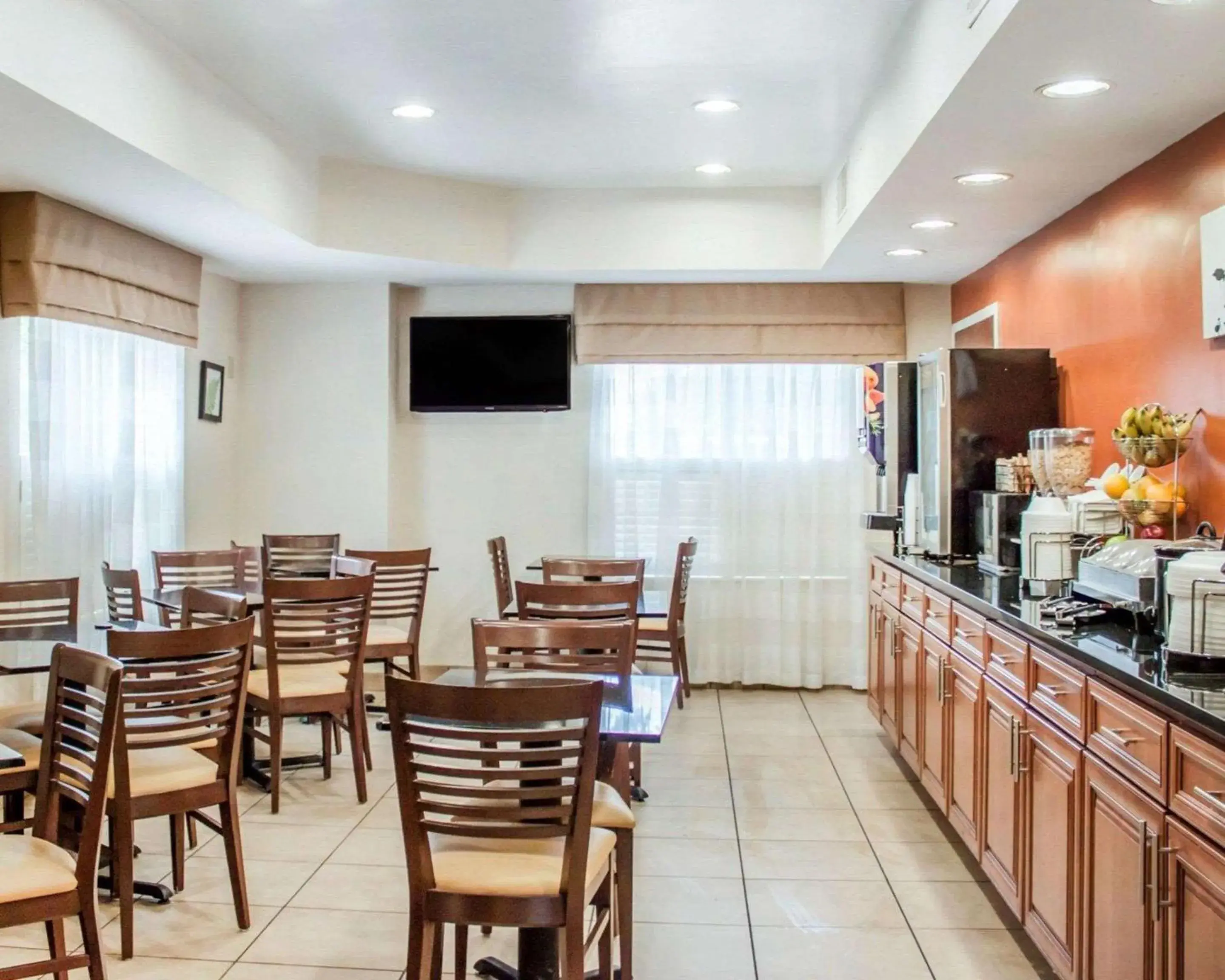 Restaurant/places to eat in Sleep Inn North Charleston Ashley Phosphate Restaurant/places to eat in Sleep Inn North Charleston Ashley Phosphate