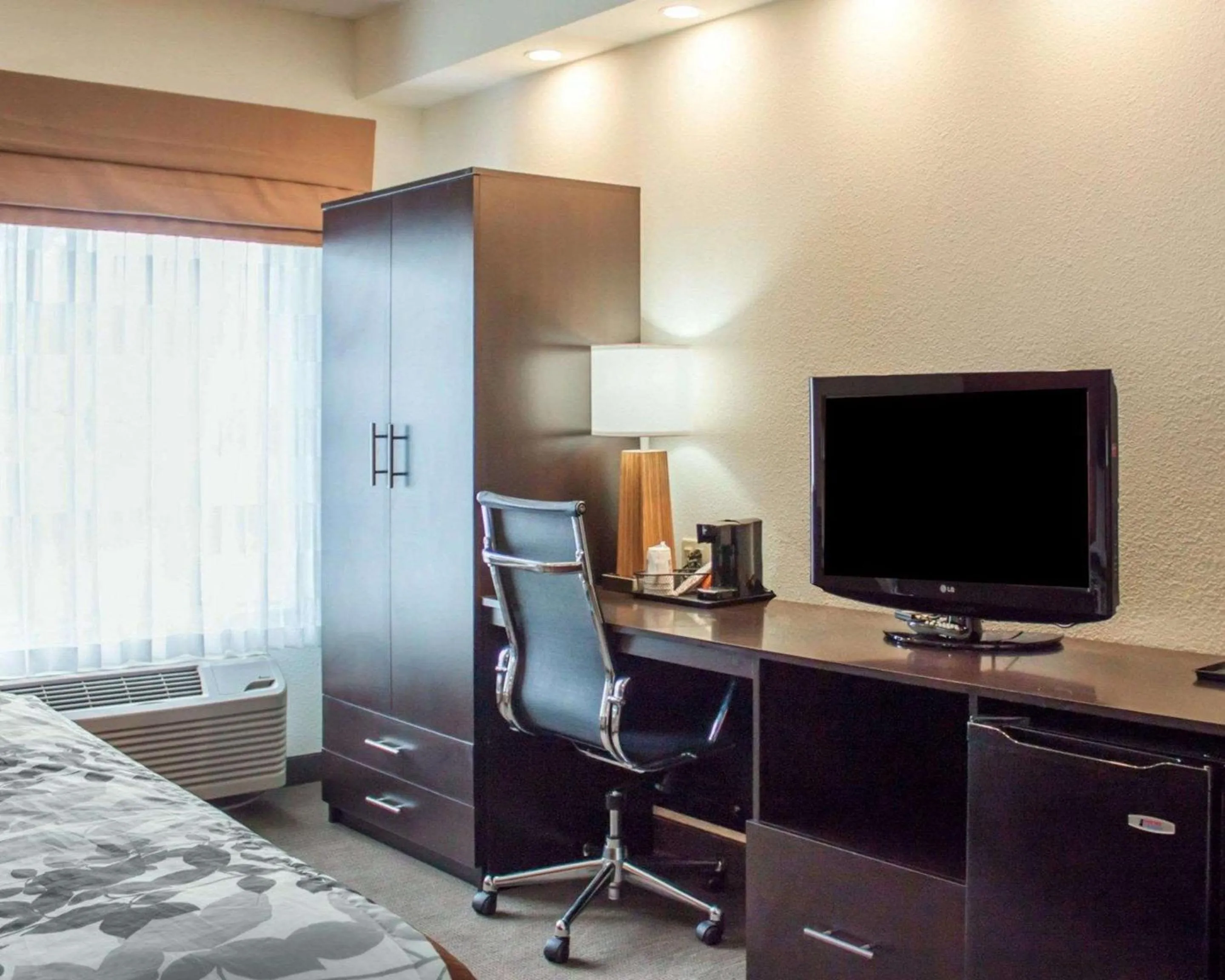 Photo of the whole room, Bed in Sleep Inn North Charleston Ashley Phosphate