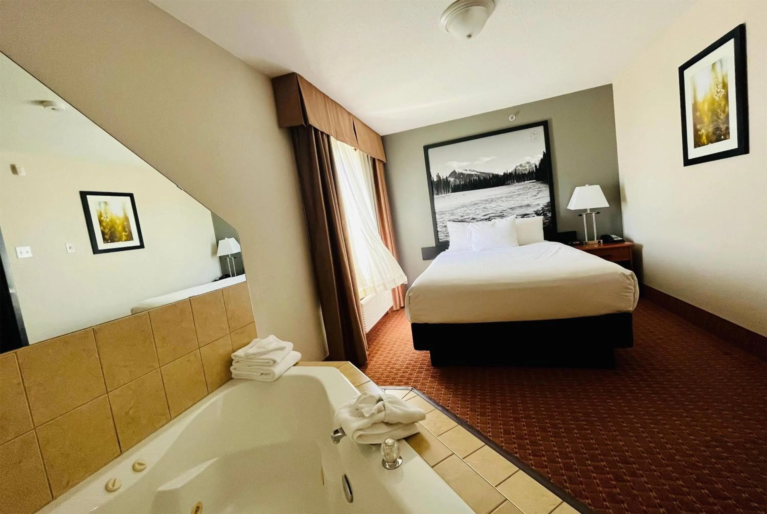 Photo of the whole room, Bed in Super 8 by Wyndham Grande Prairie