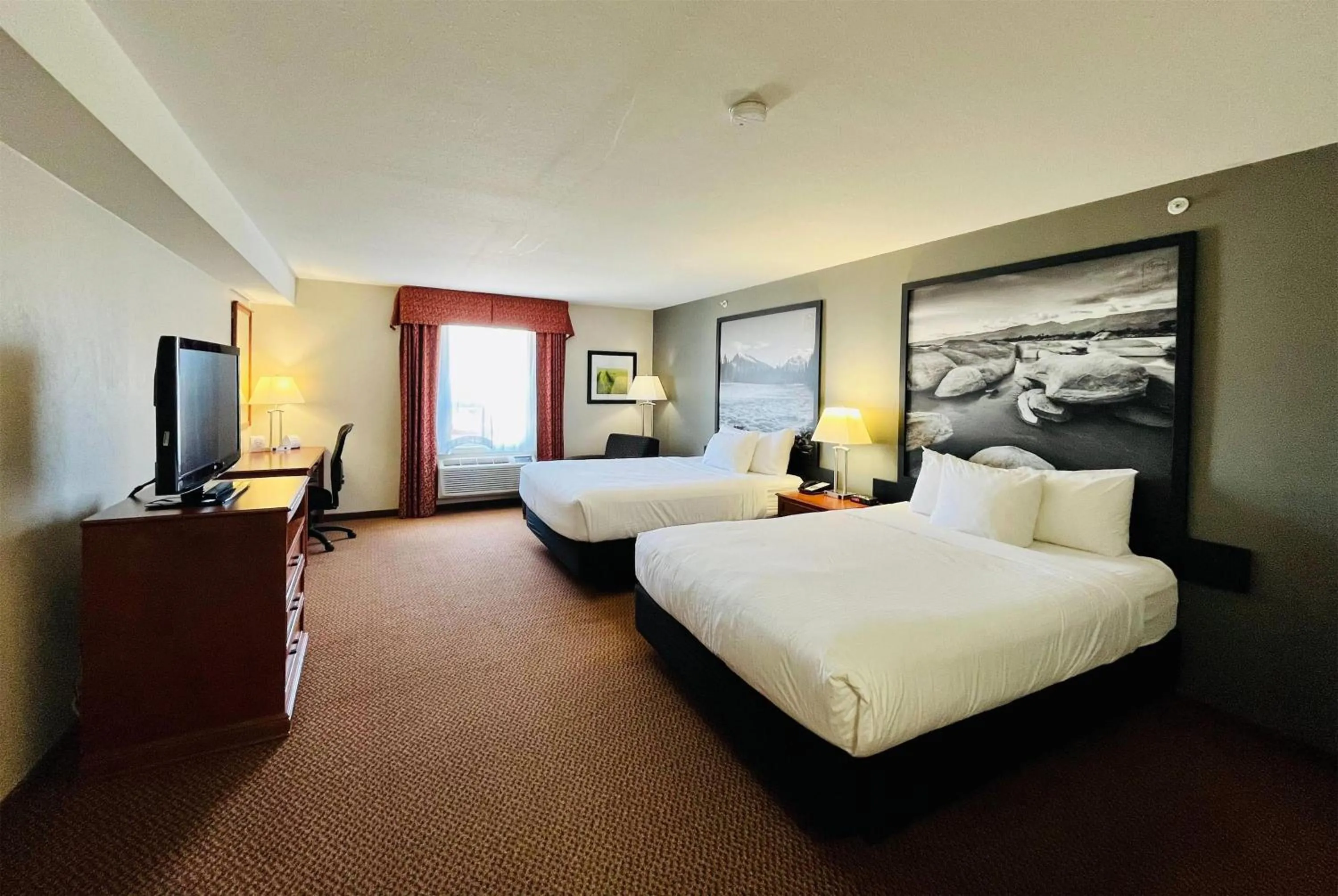 Photo of the whole room, Bed in Super 8 by Wyndham Grande Prairie