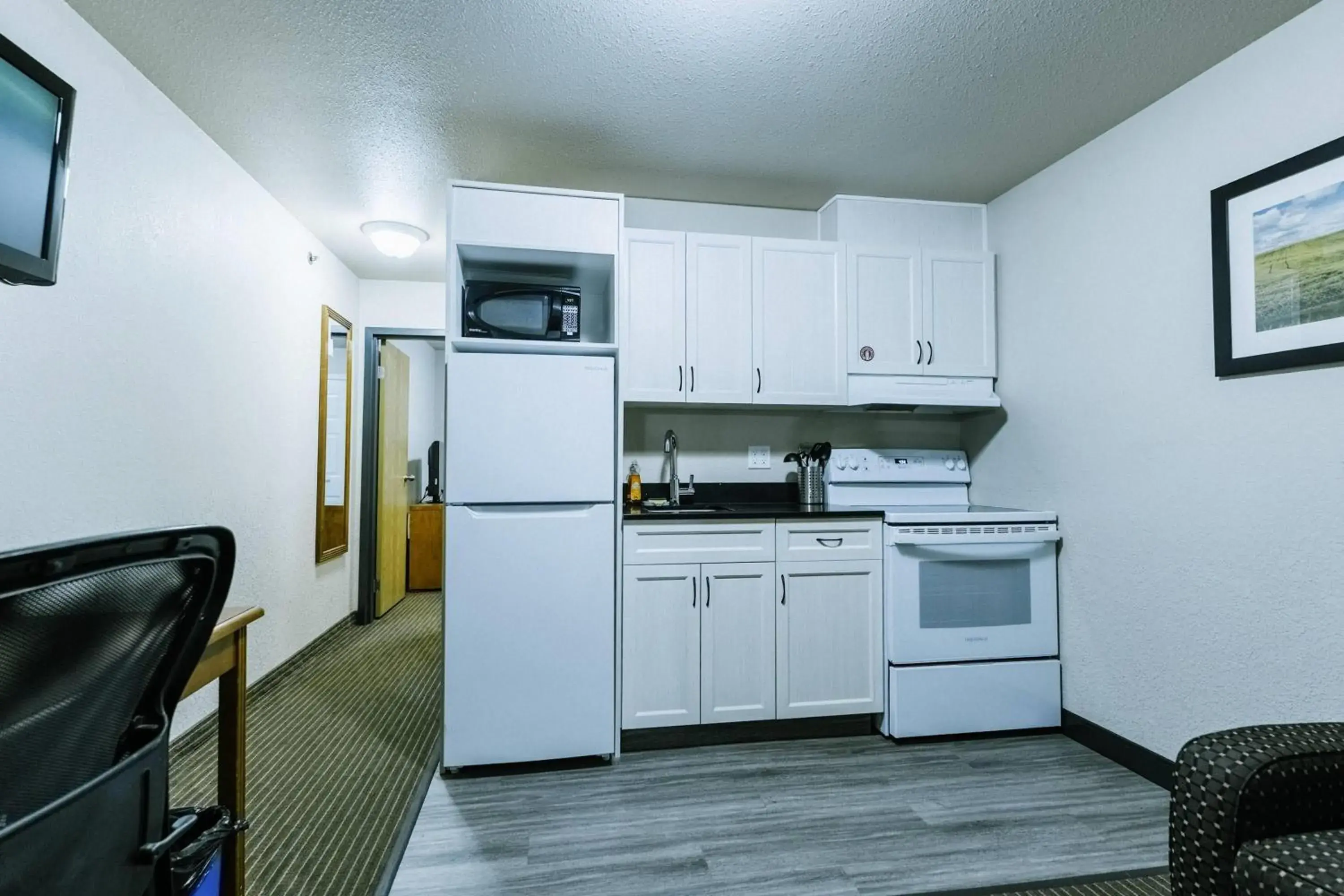 Photo of the whole room in Super 8 by Wyndham Grande Prairie Photo of the whole room in Super 8 by Wyndham Grande Prairie