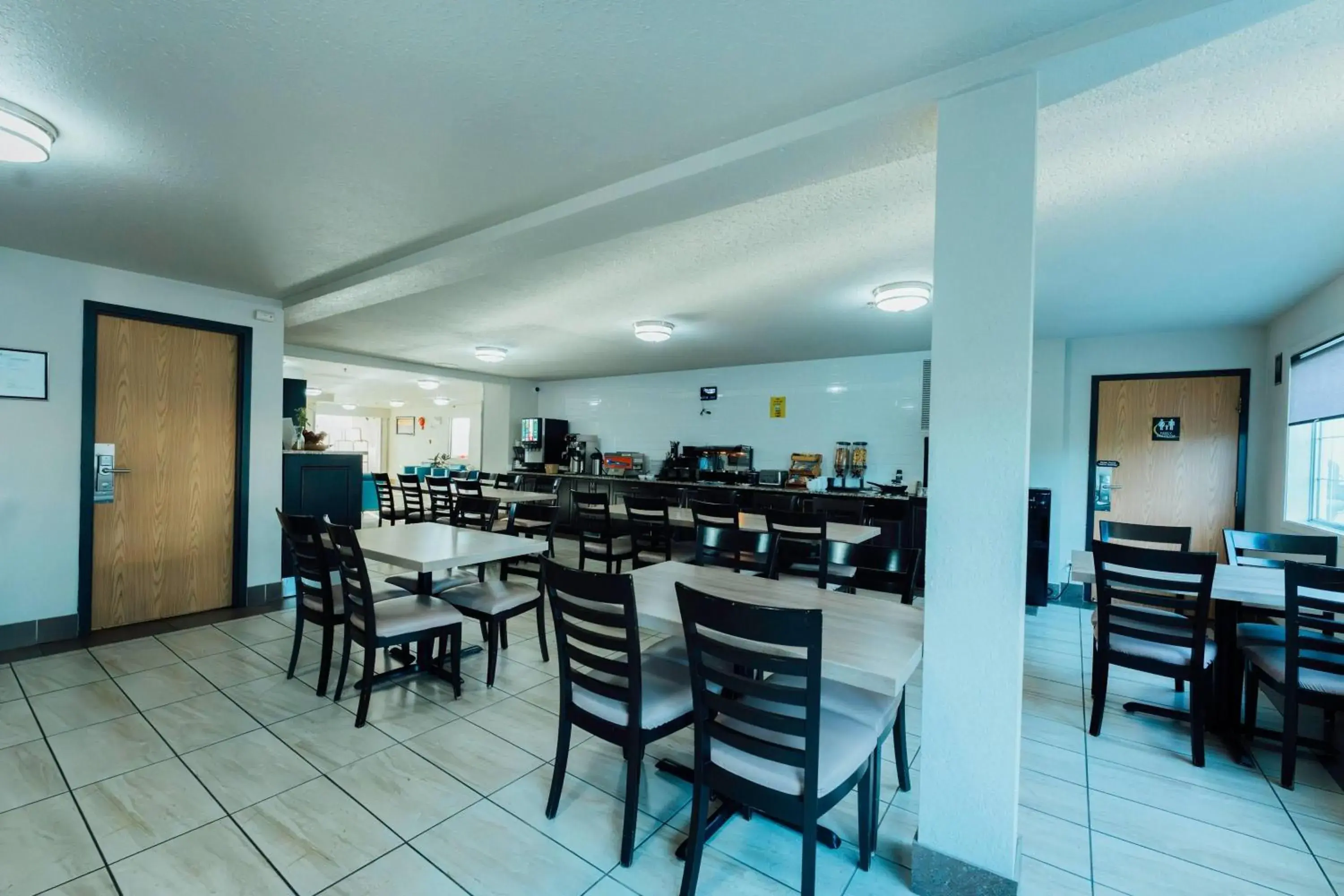 Breakfast in Super 8 by Wyndham Grande Prairie Breakfast in Super 8 by Wyndham Grande Prairie