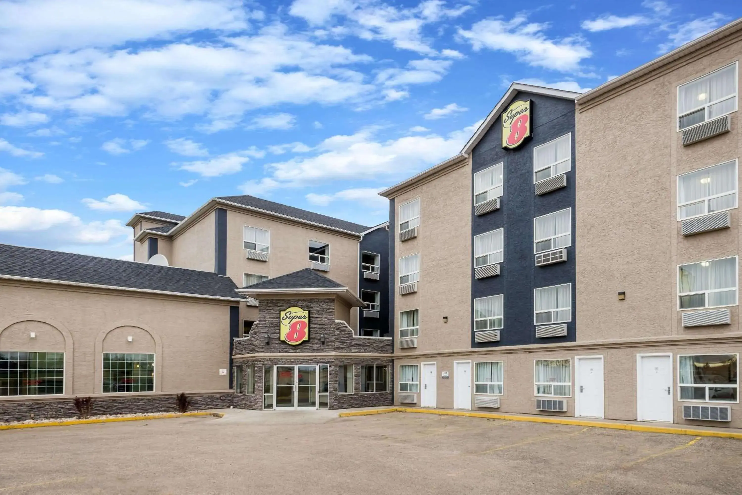 Property building in Super 8 by Wyndham Grande Prairie Property building in Super 8 by Wyndham Grande Prairie