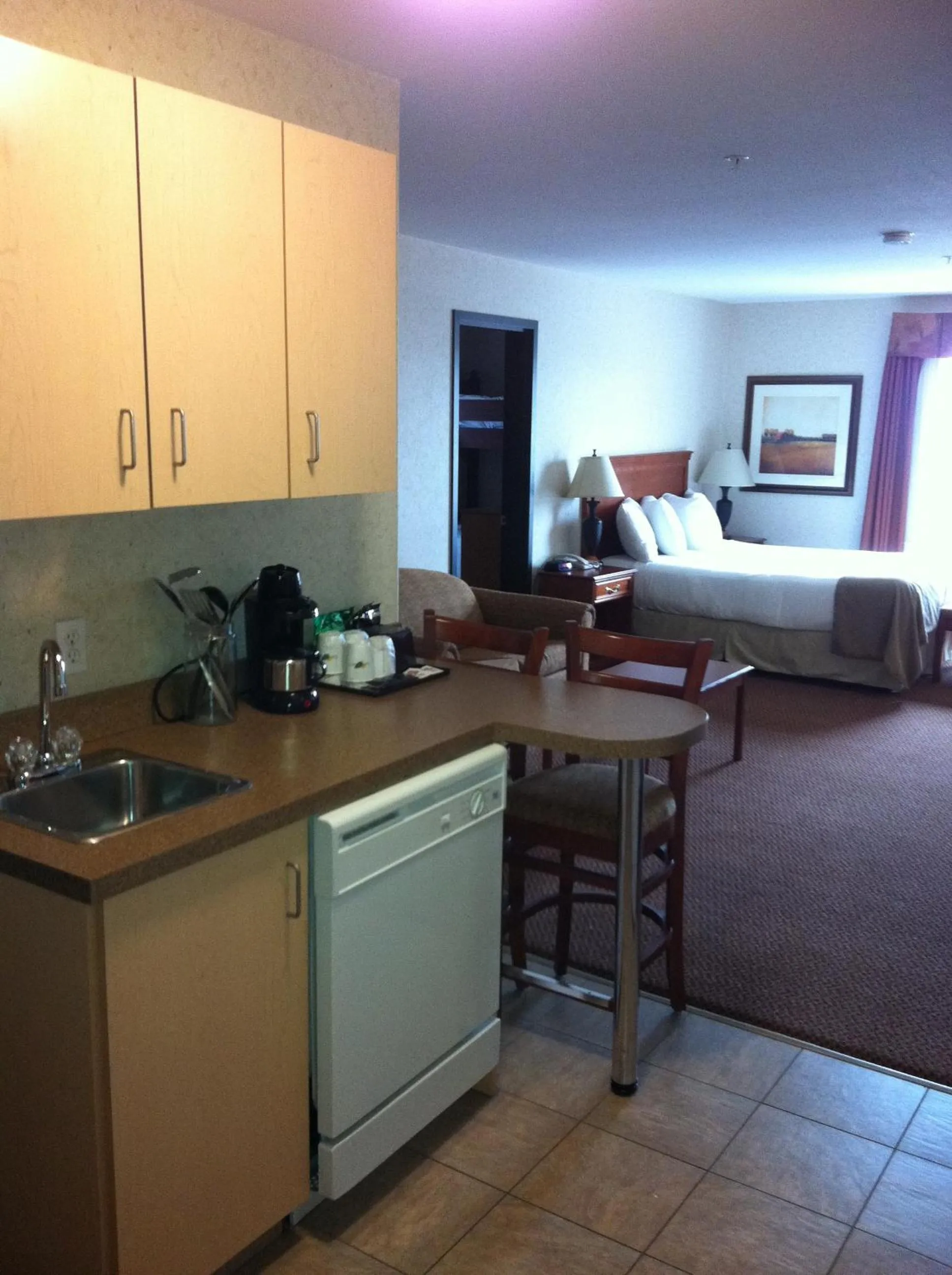 Photo of the whole room in Super 8 by Wyndham Grande Prairie