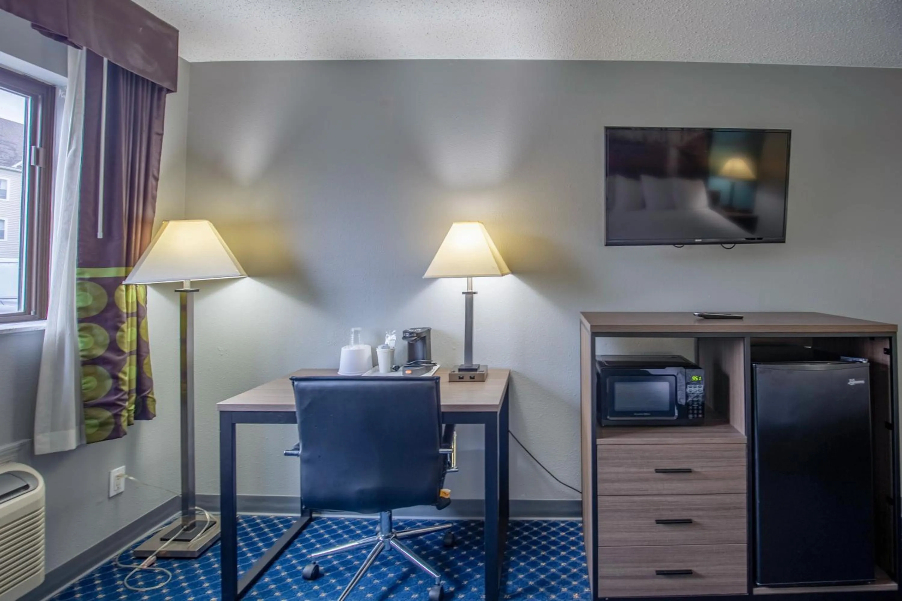 Super 8 by Wyndham Rockford I-90 Casino District