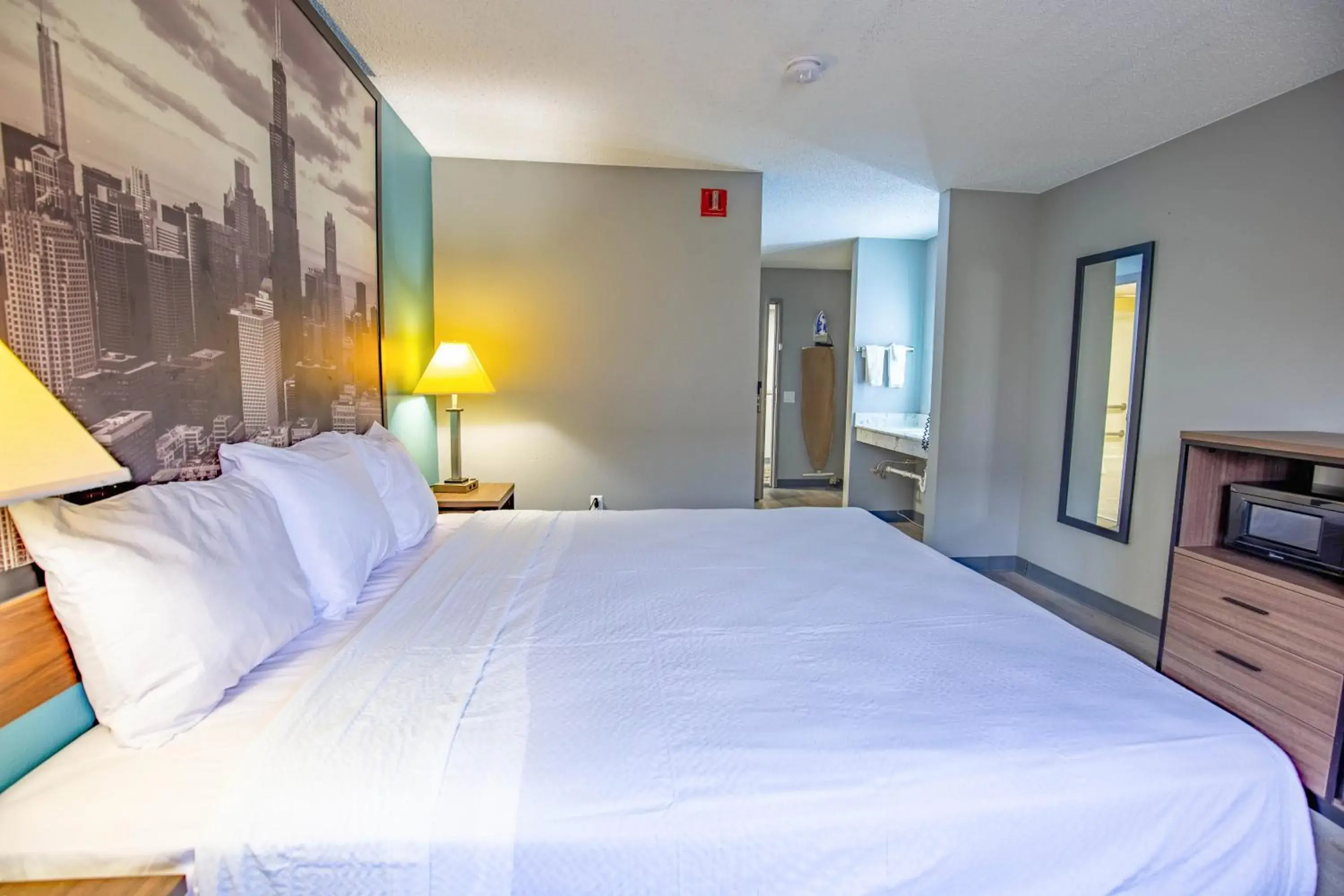 Bed in Super 8 by Wyndham Rockford I-90 Casino District Bed in Super 8 by Wyndham Rockford I-90 Casino District