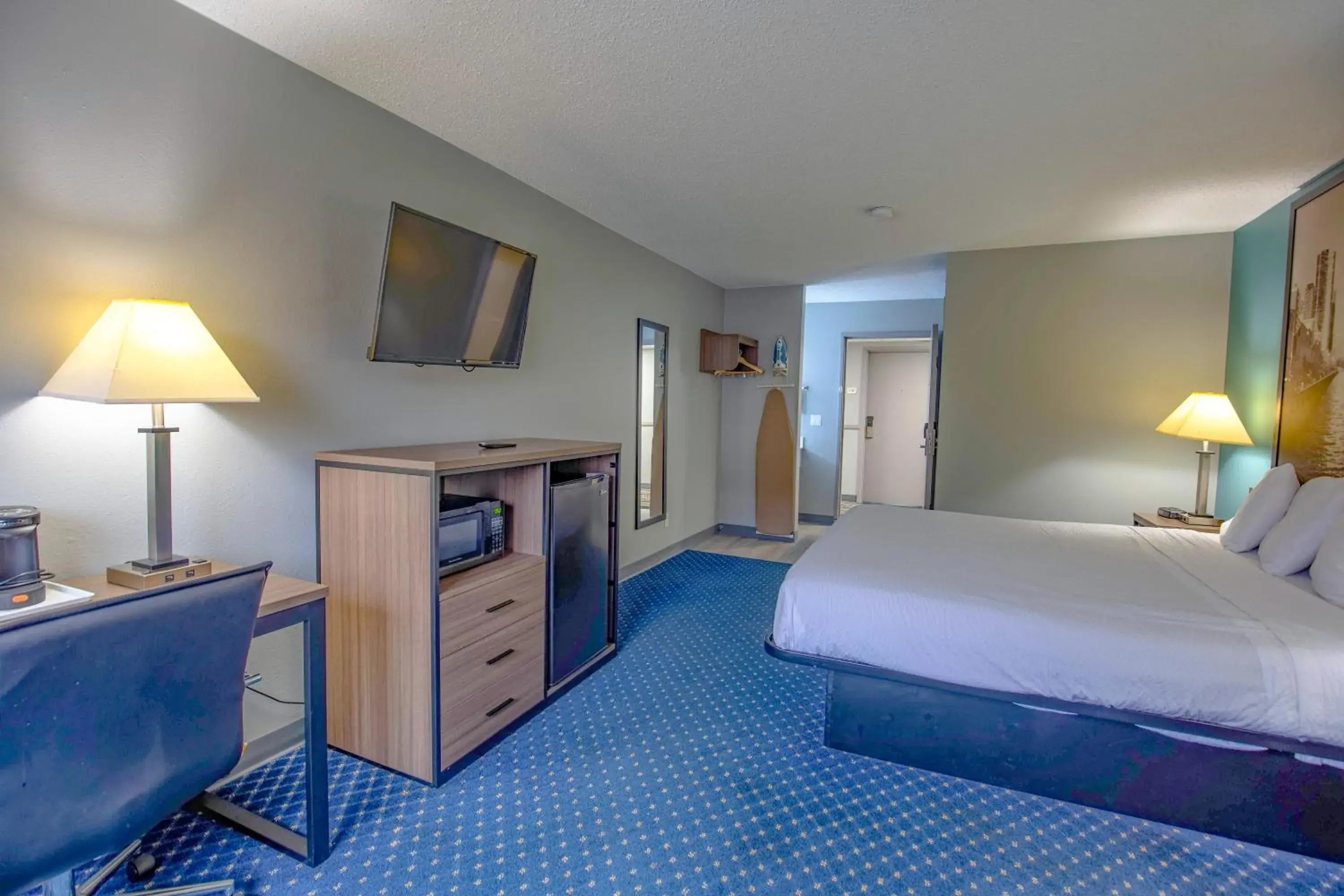 Bed in Super 8 by Wyndham Rockford I-90 Casino District Bed in Super 8 by Wyndham Rockford I-90 Casino District