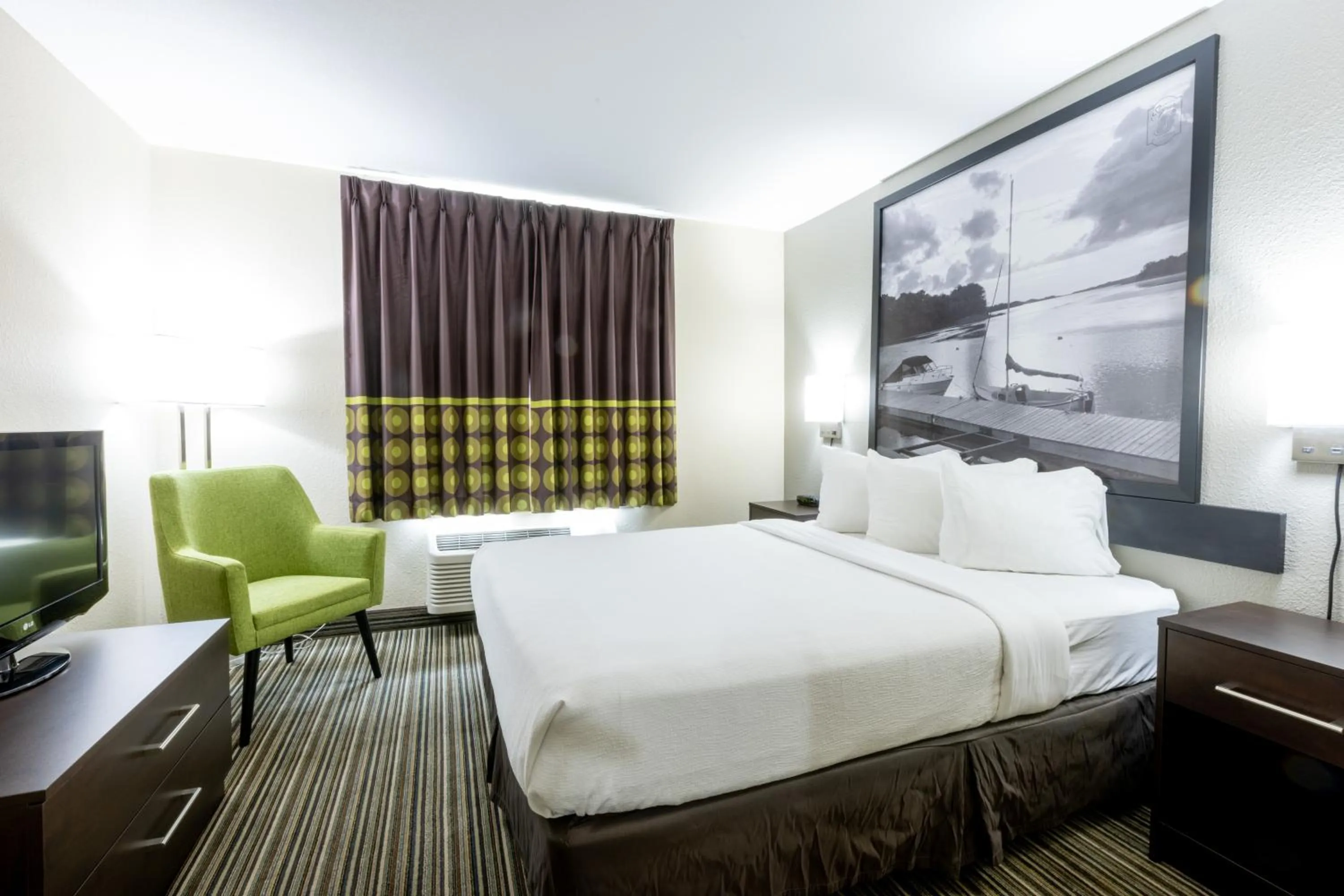 Bed in Super 8 by Wyndham Truro NS